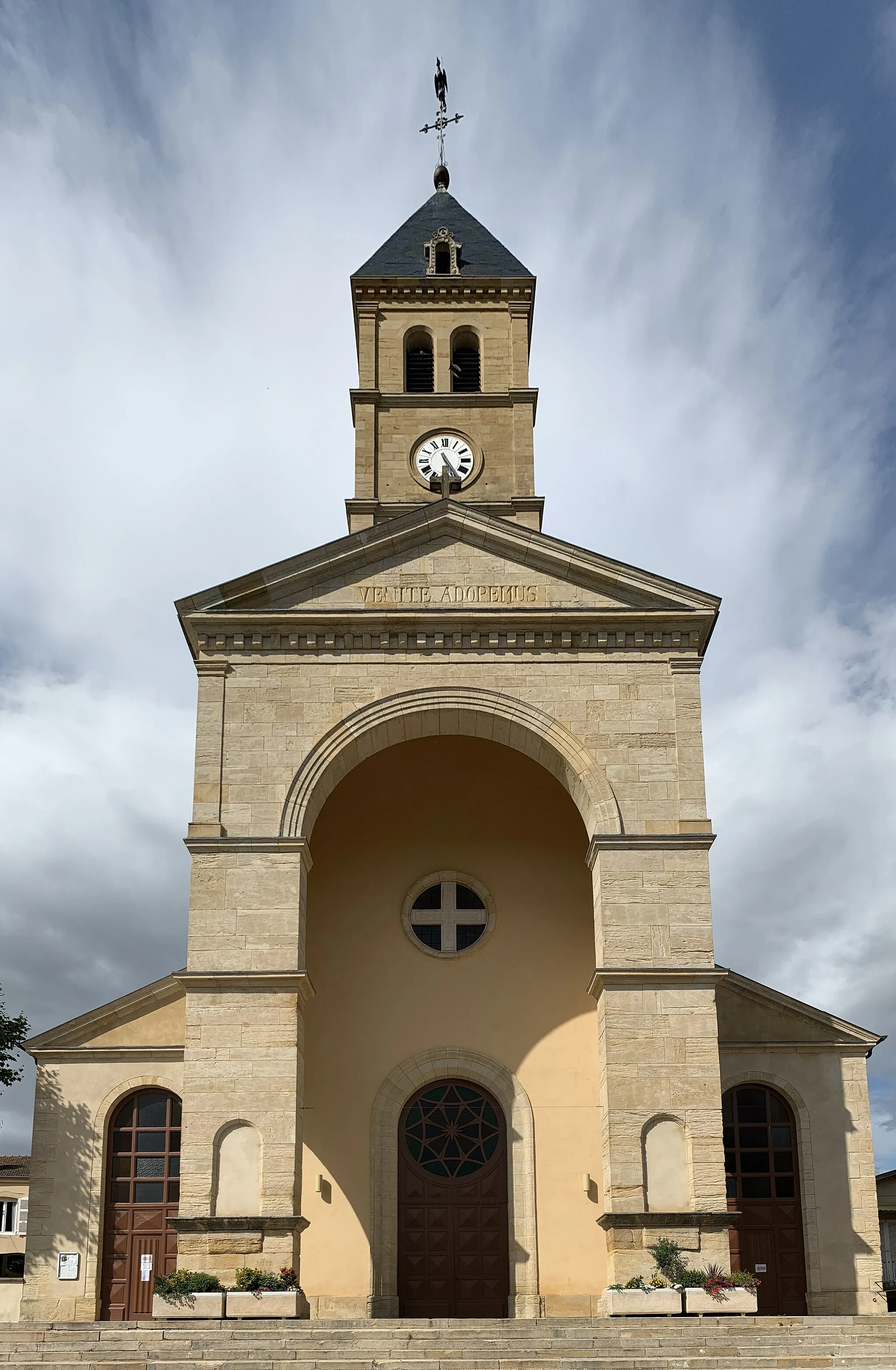 Photo showing: Église Notre-Dame-de-la-Nativité de Chauffailles.