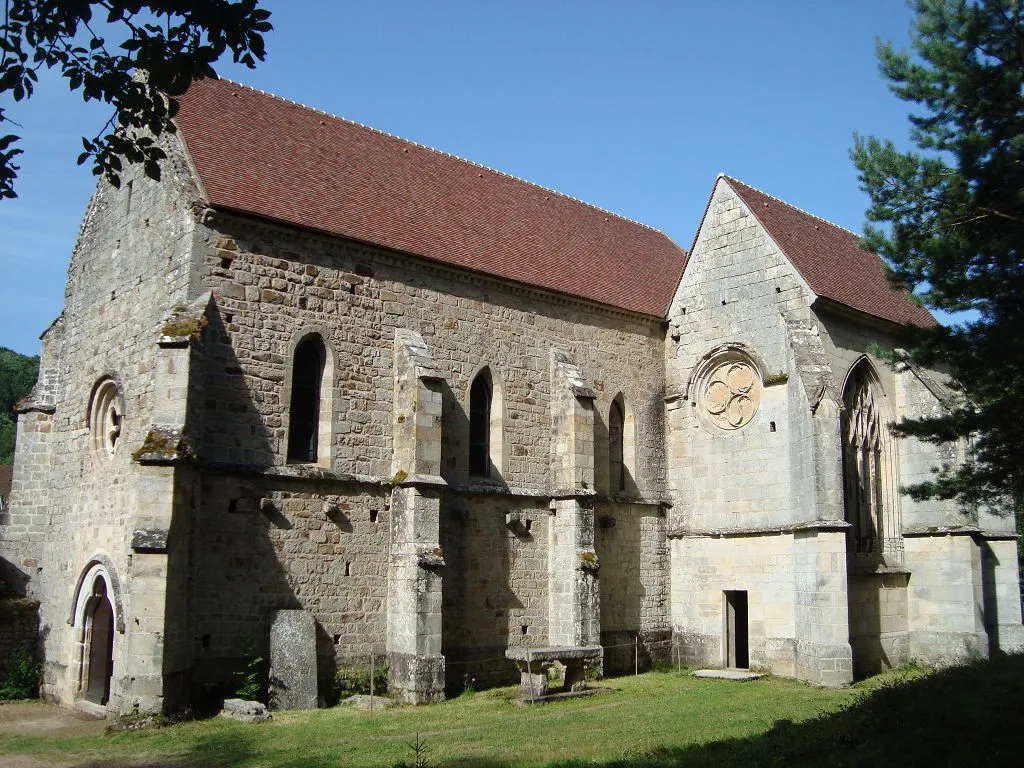 Photo showing: Église du prieuré du Val St Benoît church, on the French commune of Épinac, in Saône-et-Loire.