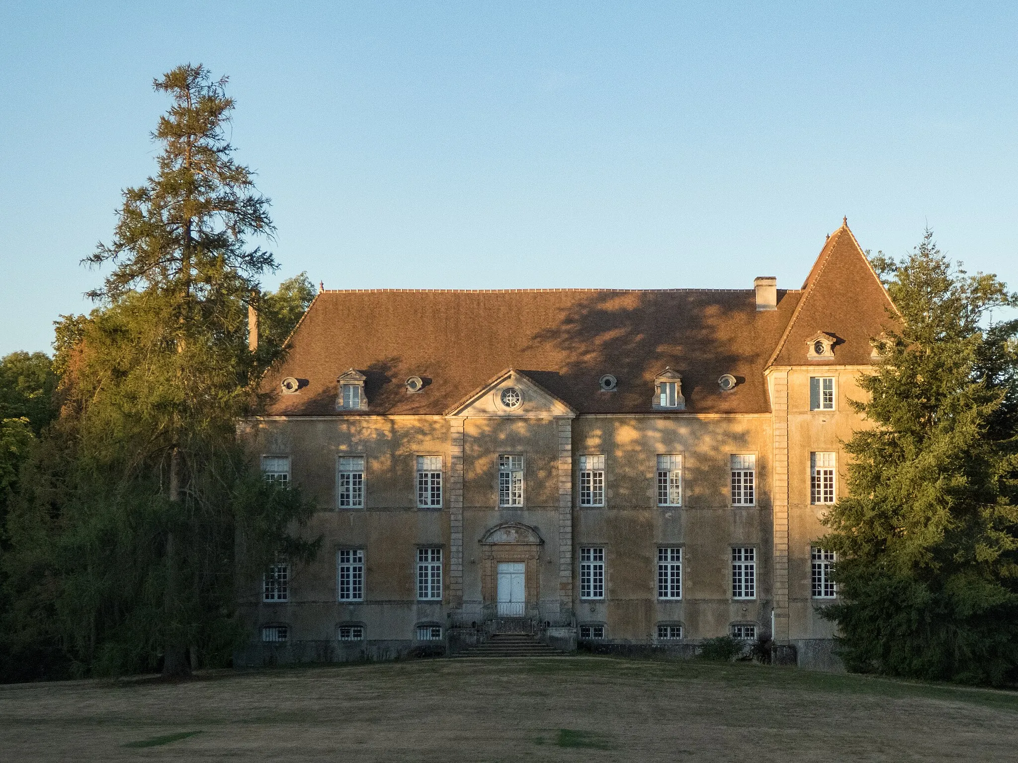 Photo showing: Château du Breuil (Le Breuil 71670)