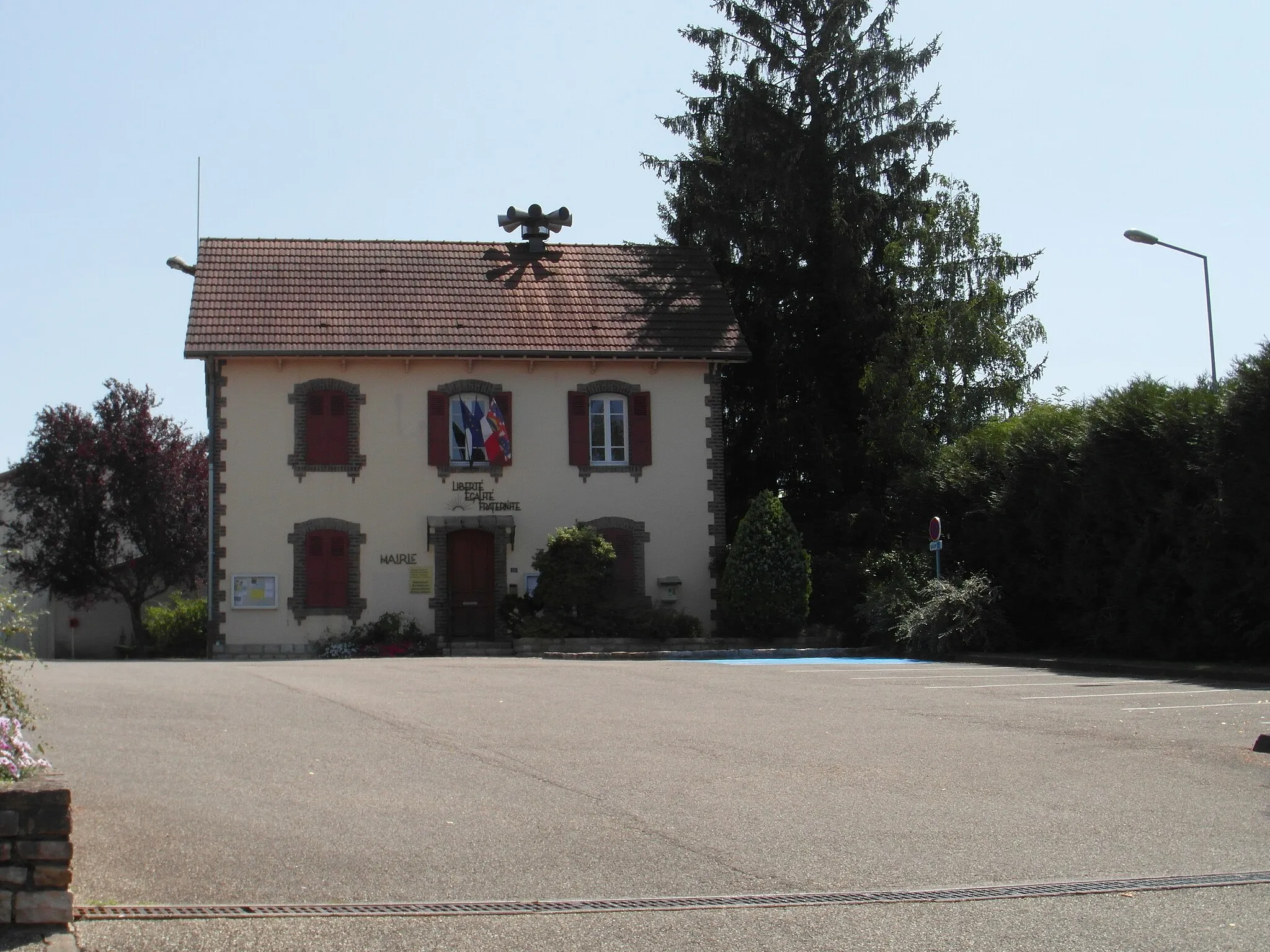 Photo showing: ancienne mairie de Chateaurenaud