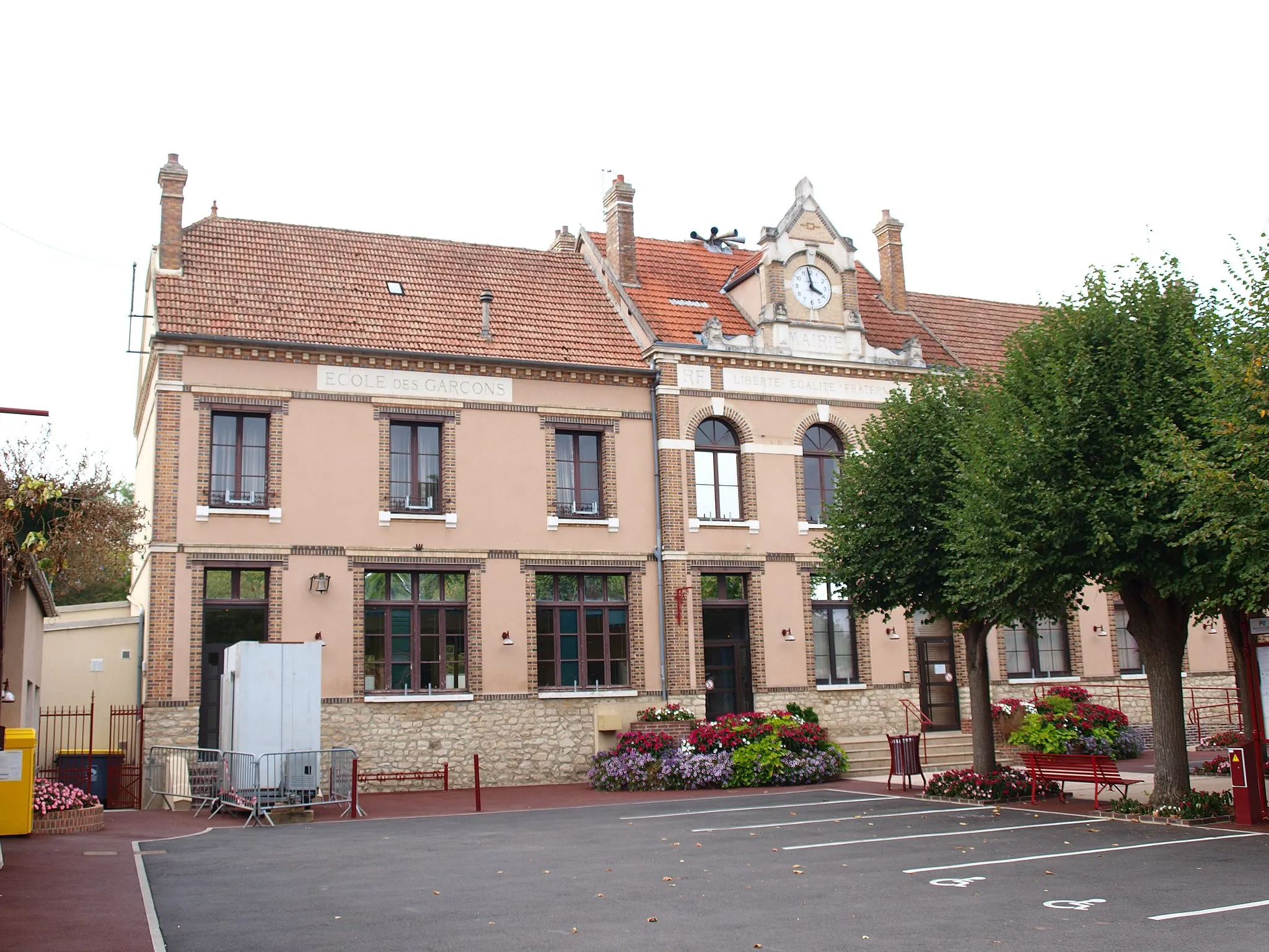 Photo showing: Malay-le-Grand (Yonne, France) ; mairie