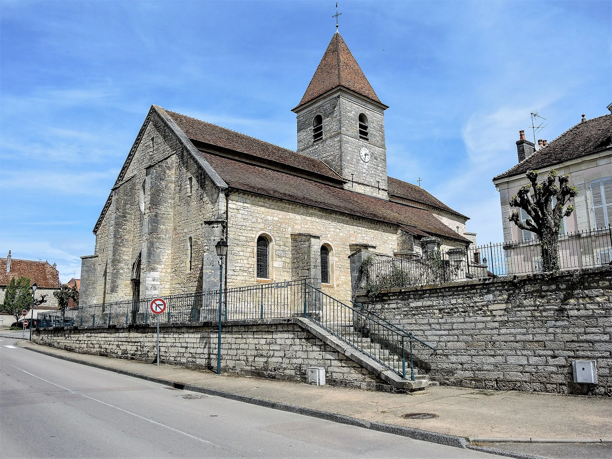 Photo showing: Eglise de Mirebeau-sur-Bèze
