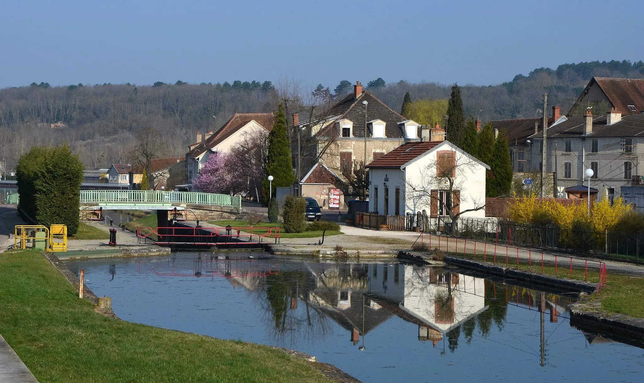 Image of Montbard