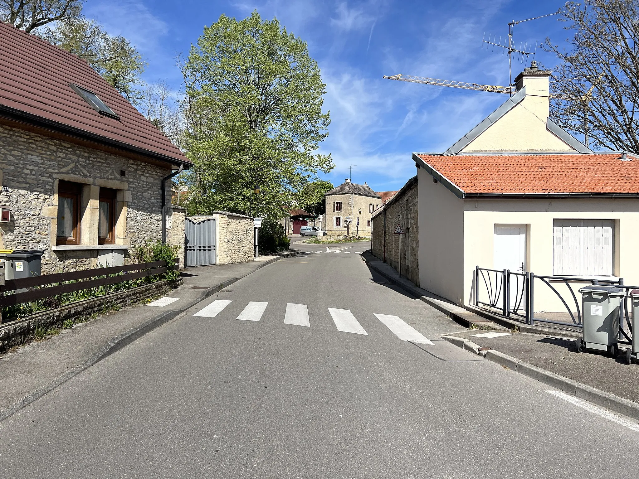 Photo showing: Rue Jacquat, Saint-Apollinaire, Côte-d'Or.