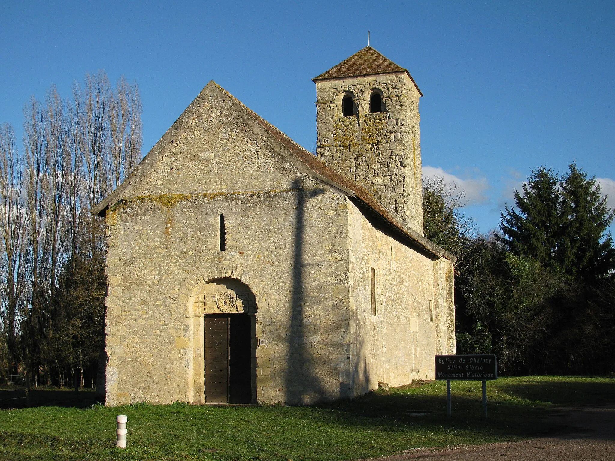 Photo showing: Église Saint-Symphorien de Chaluzy, XIIe siècle, à Saint-Éloi, Nièvre France.