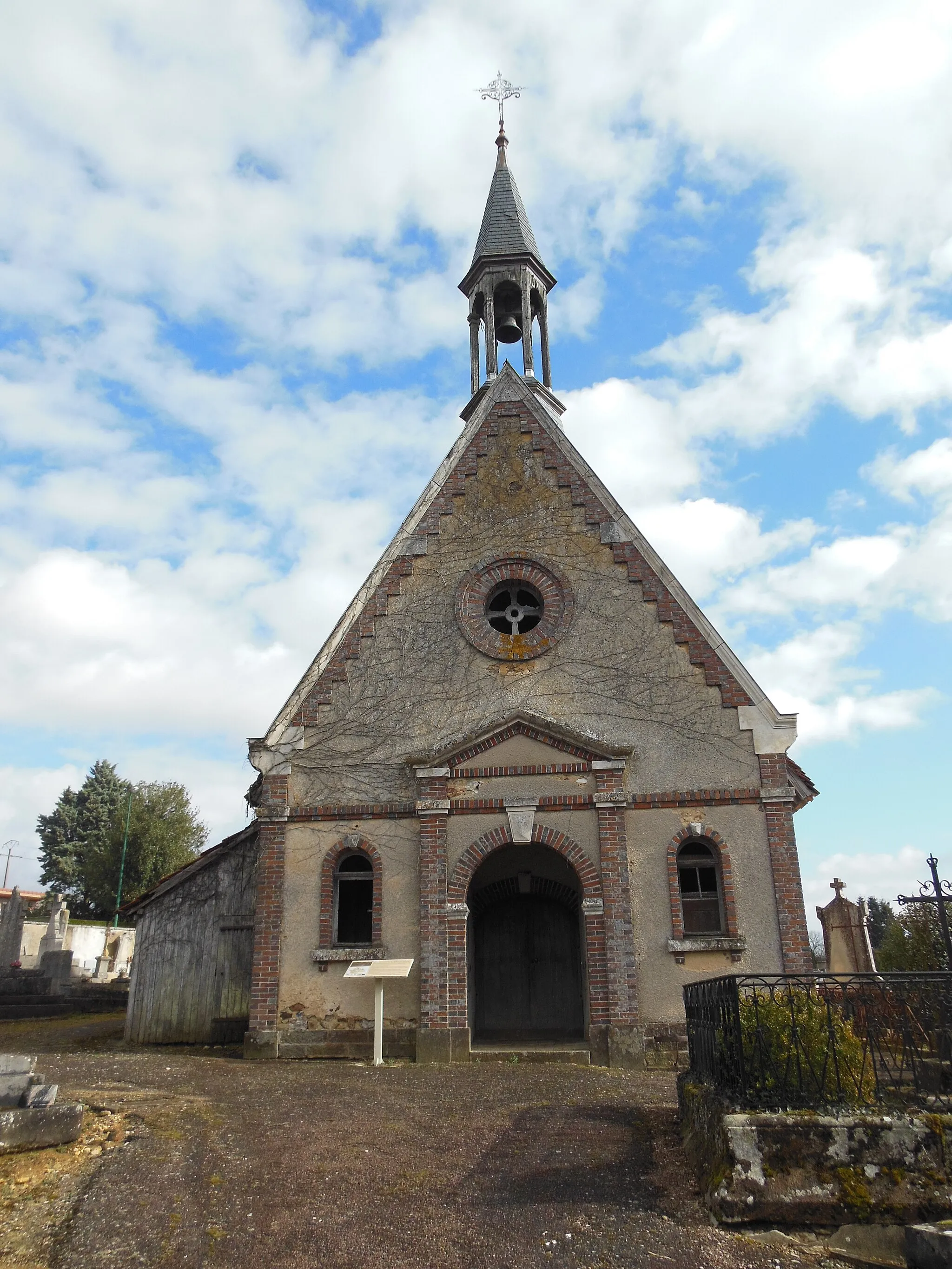 Photo showing: Chapelle Sainte-Anne de Saint-Fargeau (Yonne).