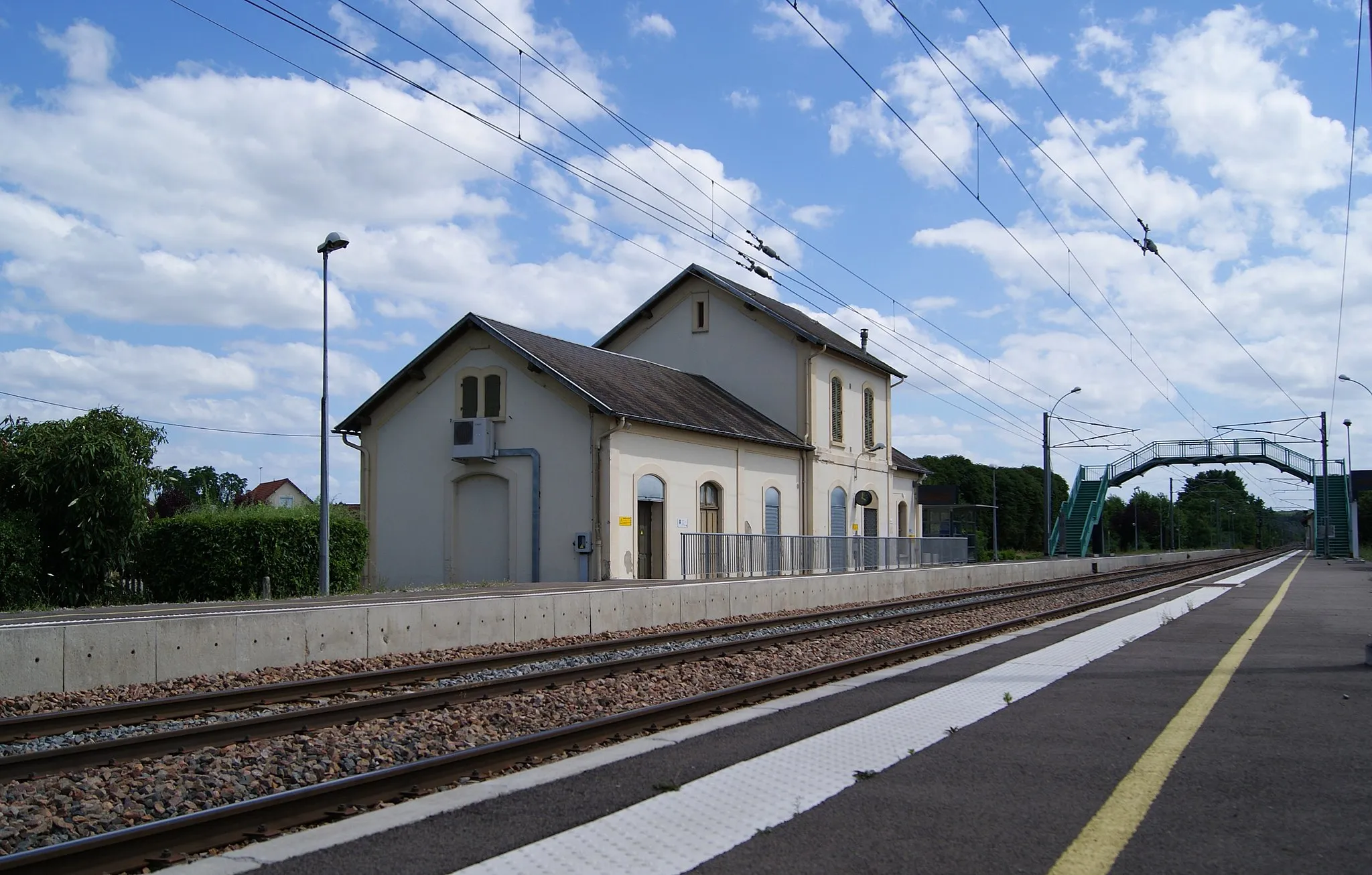 Photo showing: La gare de Saint Pierre le Moûtier