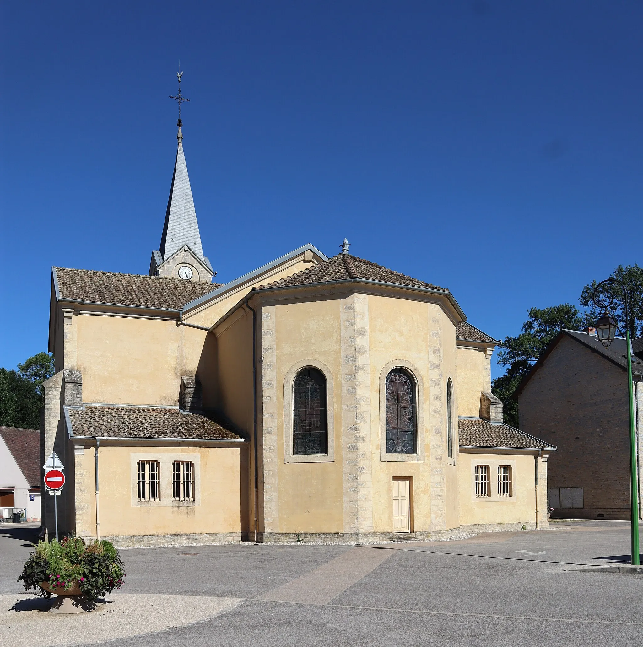 Photo showing: Extérieur de l'église Saint-Blaise à Velars-sur-Ouche (Côte-d'Or).