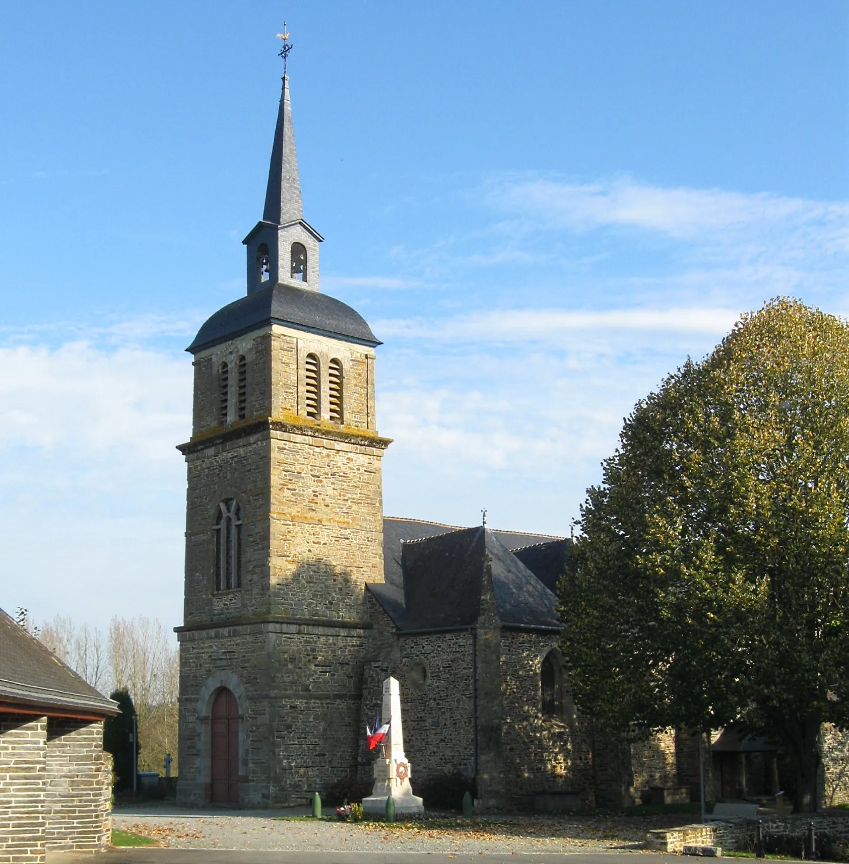 Photo showing: Saint-Martin-de-Tours parish church of commune of Amanlis, France, department of Ille-et-Vilaine, region of Brittany.