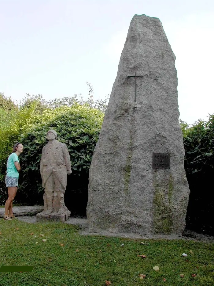 Photo showing: Monument aux morts - Bohars-29