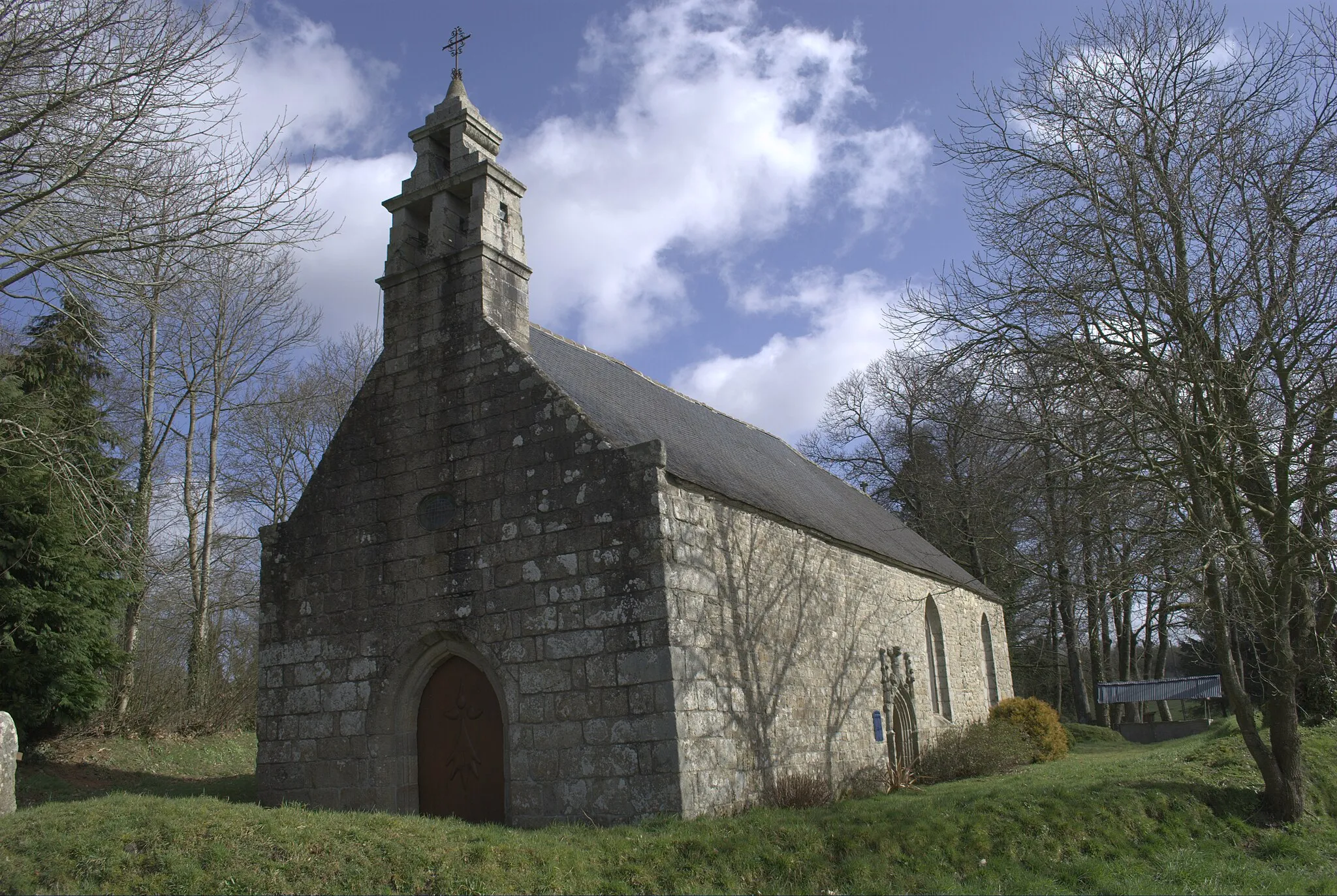 Photo showing: Chapel of Danouët in the village of Bourbriac(France).