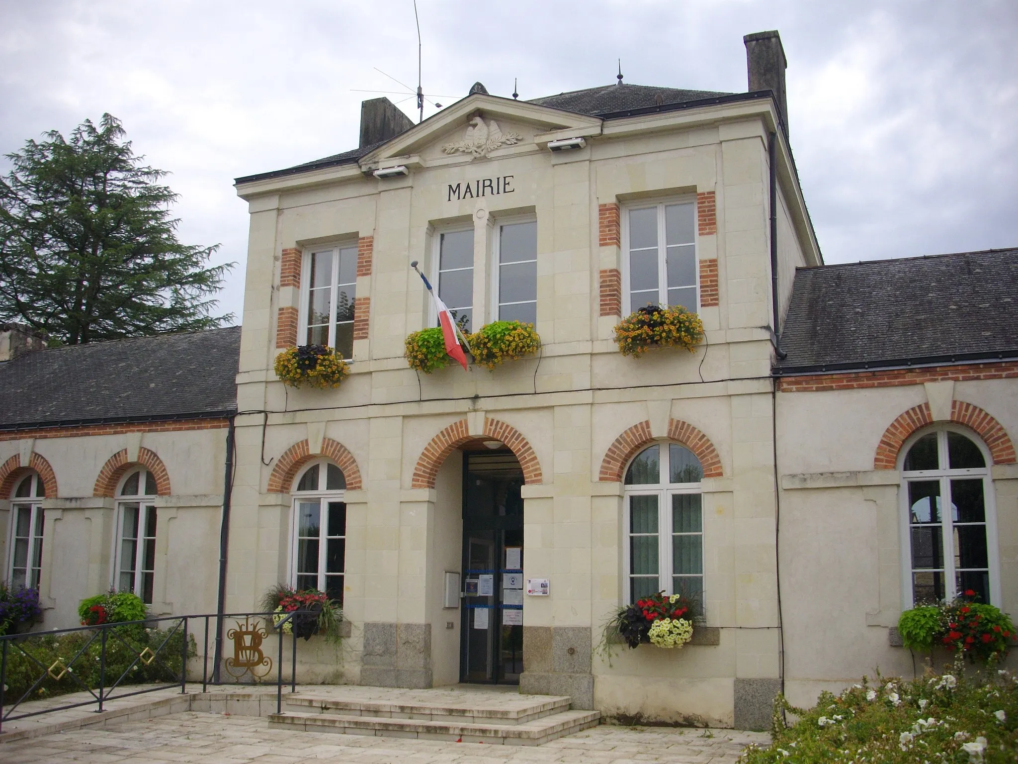 Photo showing: Town hall of Colpo (Morbihan, France)