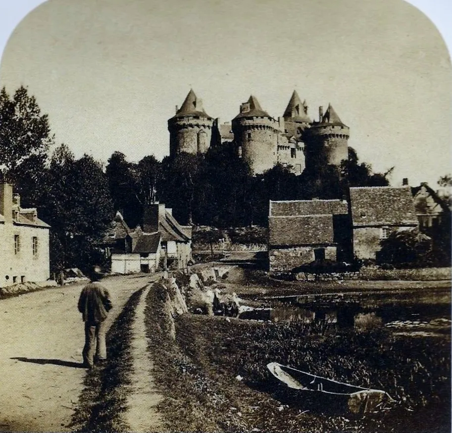 Photo showing: Le château de Chateaubriand à Combourg en 1859 (photographie de John Jephson, Augustus Reeves, Henry Taylor, 1859, vue stéréoscopique positive, papier albuminé)