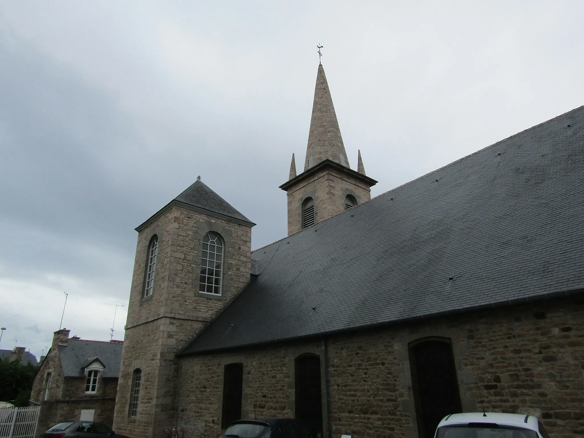 Photo showing: Église Saint-Pierre et Saint-Paul d'Erquy