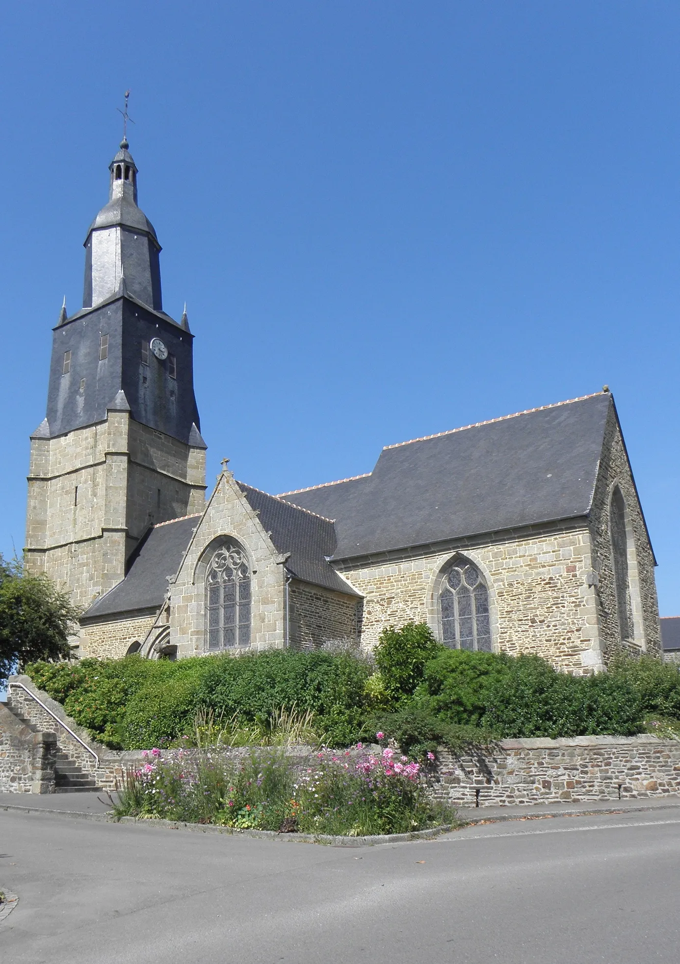 Photo showing: Église Saint-Martin, commune de Javené (35). Vue méridionale.