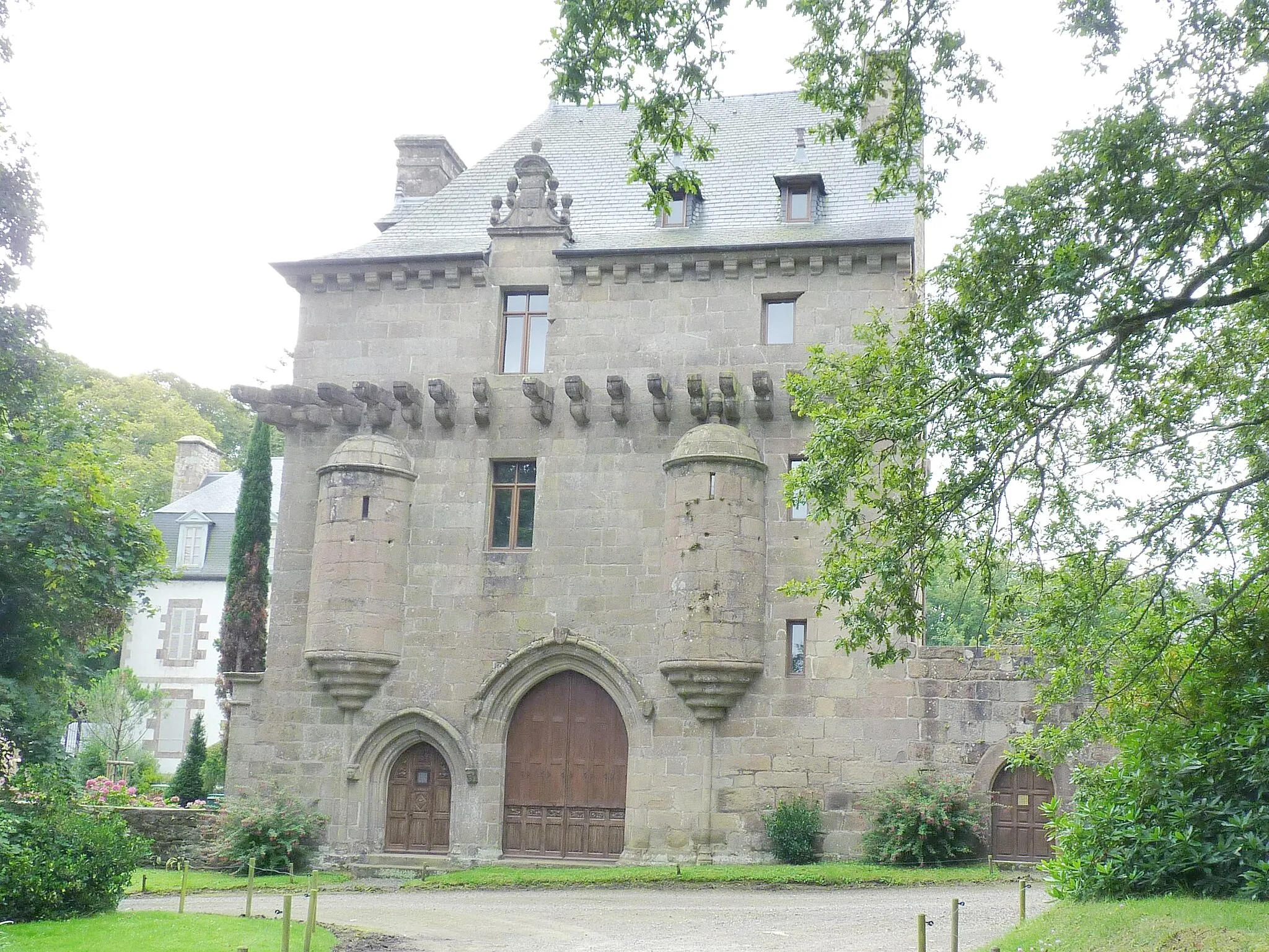 Photo showing: Manoir inachevé (XIIIème et XVème siècle) à Louannec