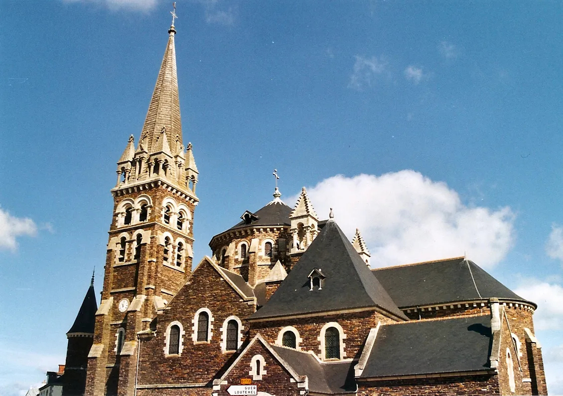 Photo showing: L'église de Maure de Bretagne.