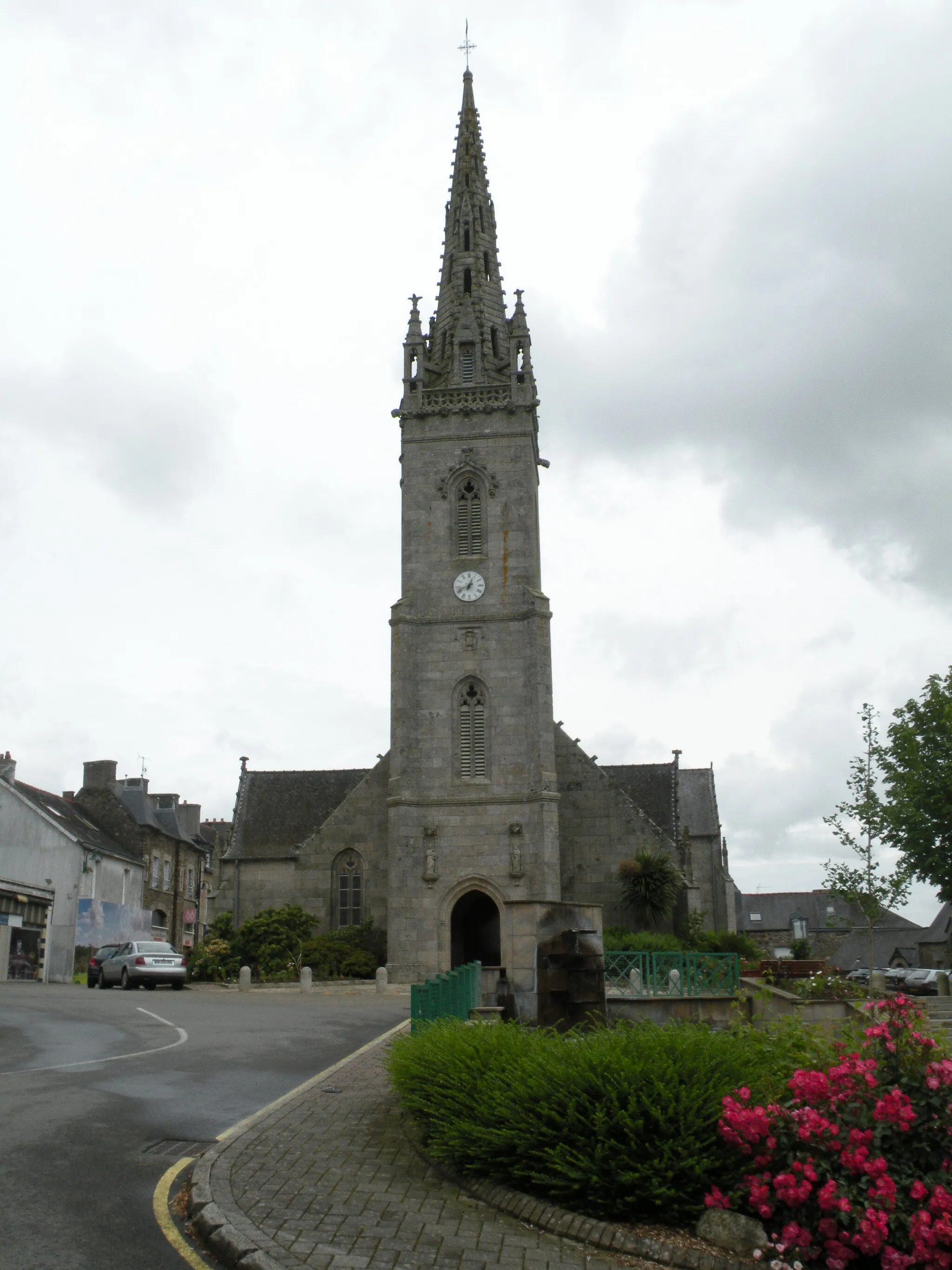 Photo showing: Église Saint-Pierre de fr:Mûr-de-Bretagne.