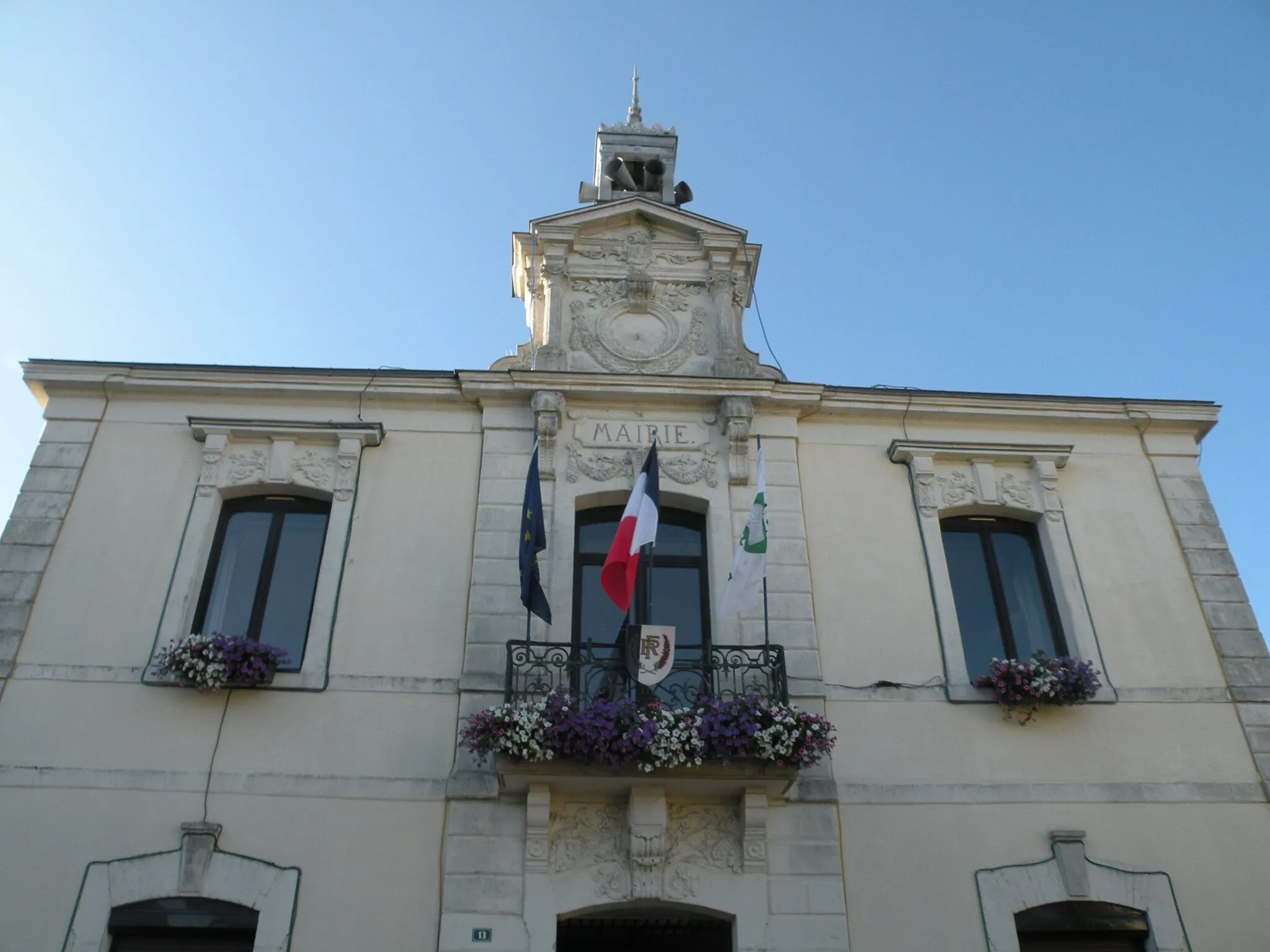 Photo showing: Town hall of Pipriac