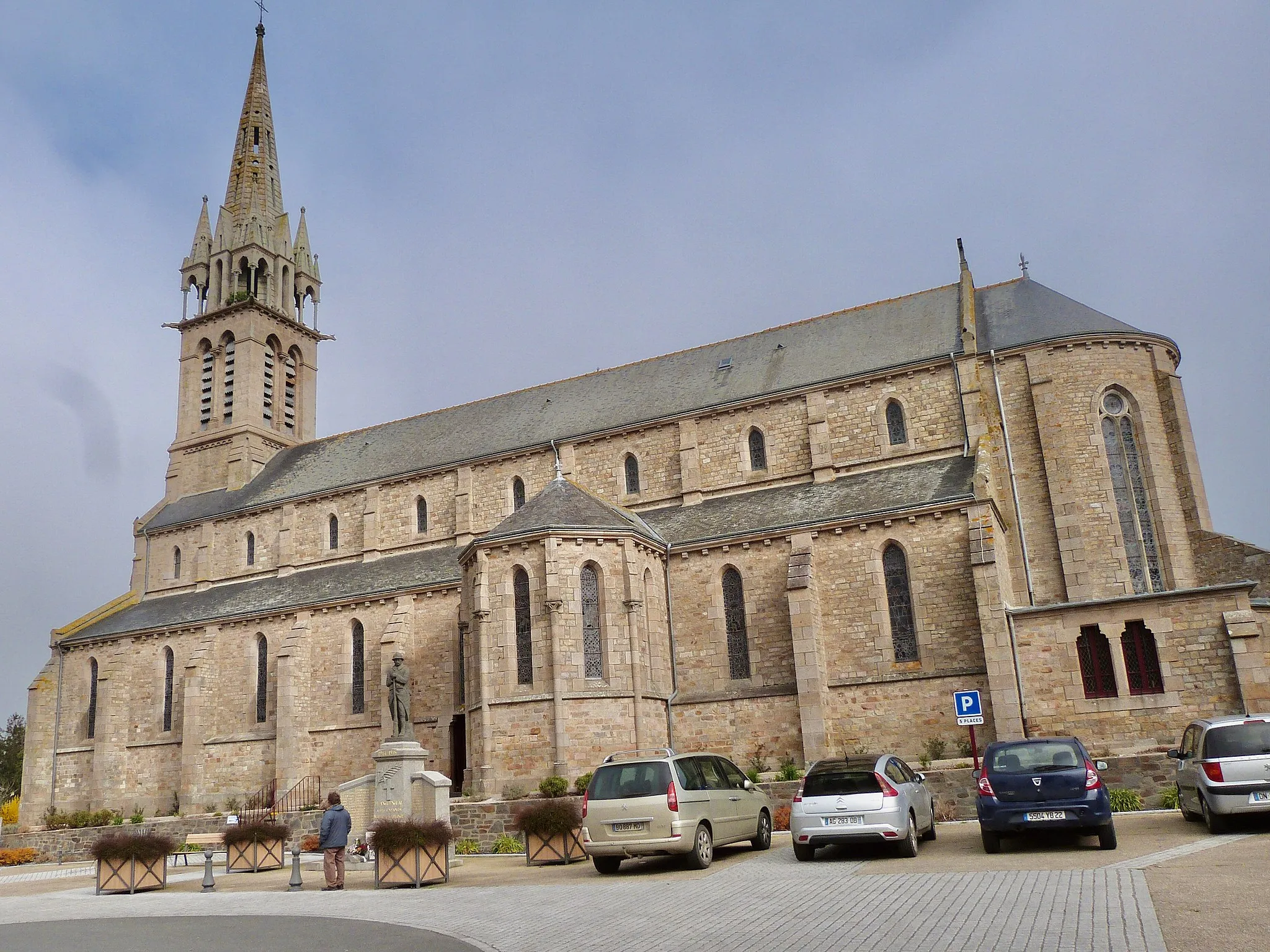 Photo showing: Eglise Saint-Pierre-et-Saint-Paul de Planguenoual (Côtes-d'Armor)