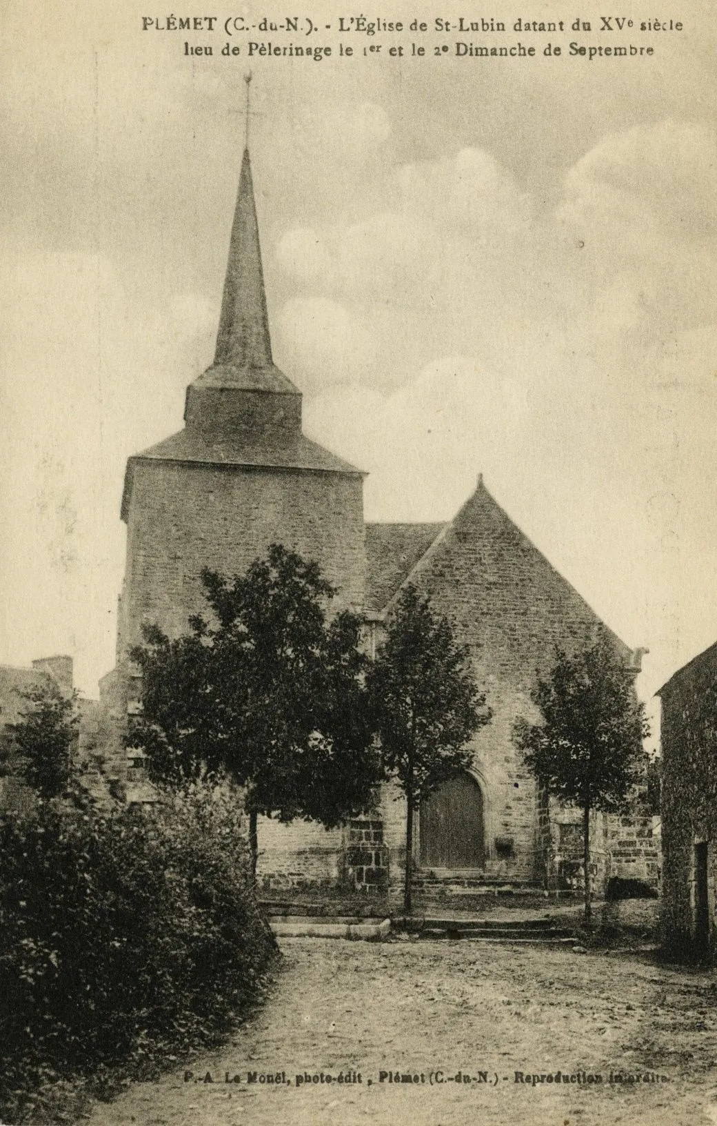 Photo showing: Plémet. L'Eglise de St- Lubin datant du XVe siècle lieu de Pèlerinage...