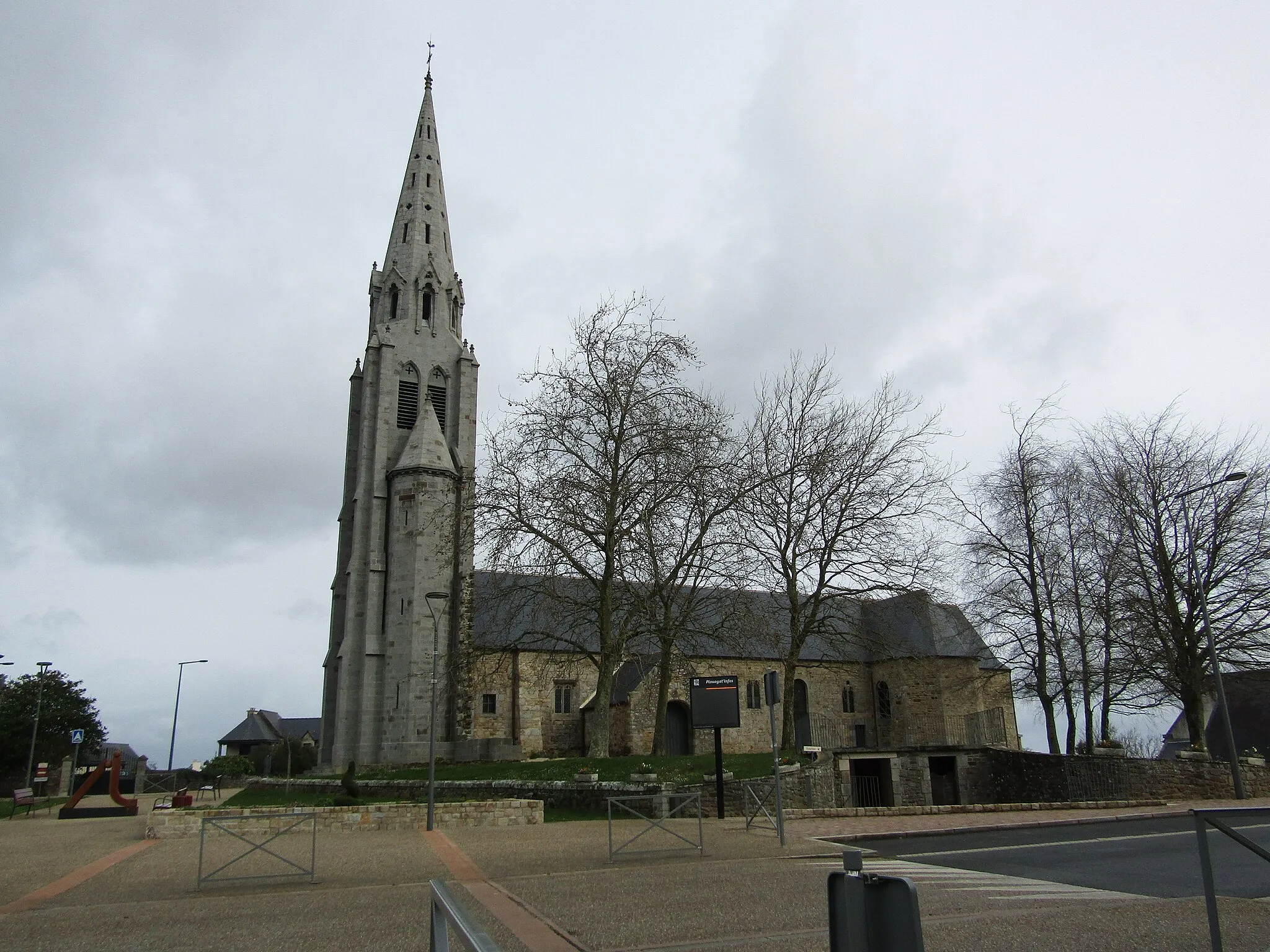 Photo showing: Église Saint-Pierre de Plouagat