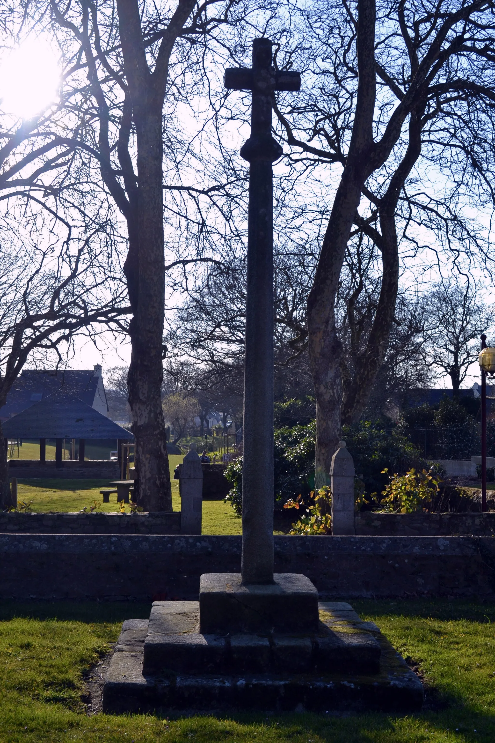 Photo showing: Calvaire de Kerellon (XVe siècle) lié à la chapelle Notre-Dame à Plouénan (Finistère, Bretagne).