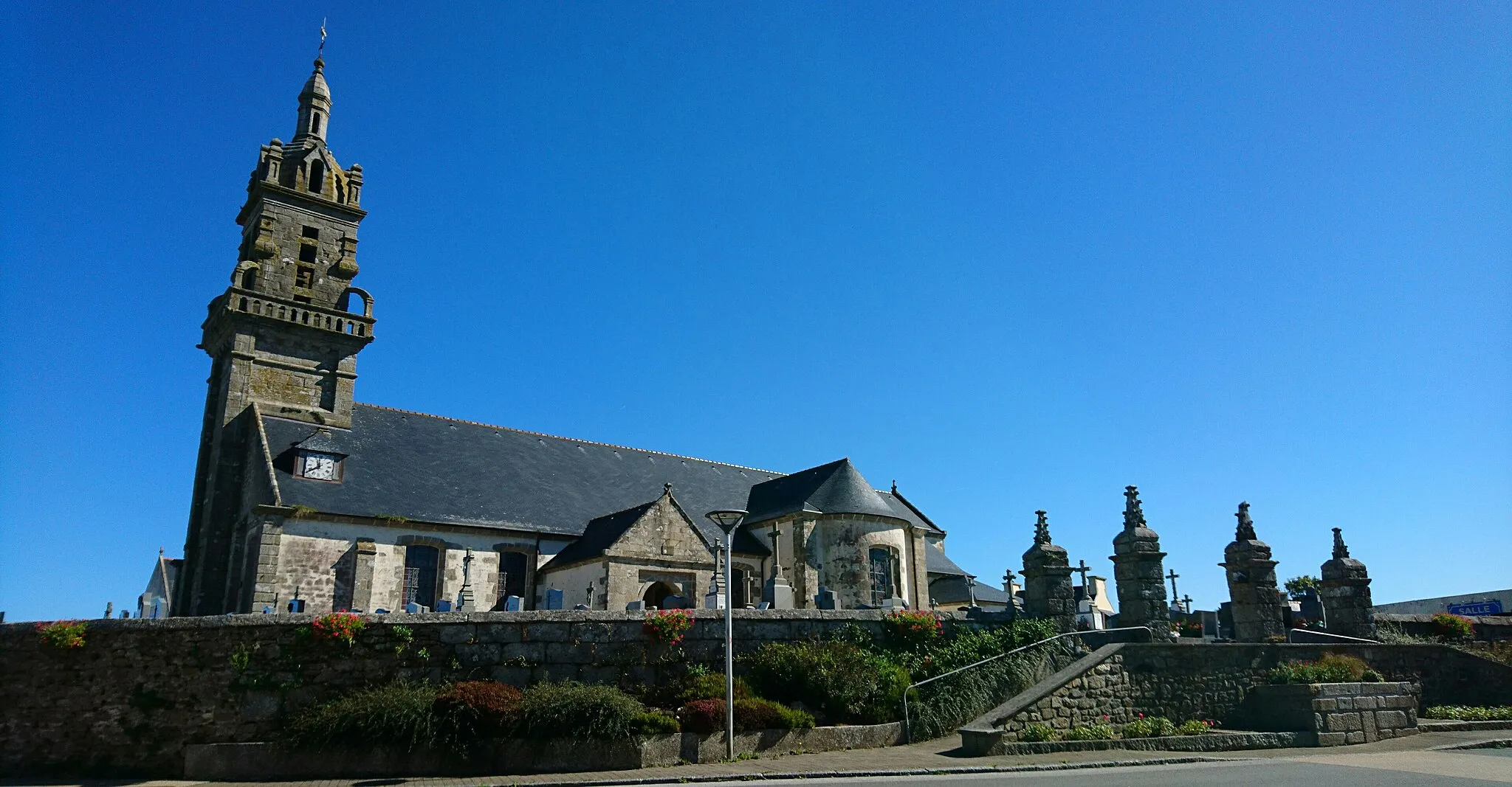 Photo showing: Photo de l'église St-Didier au Bourg de Plouider.