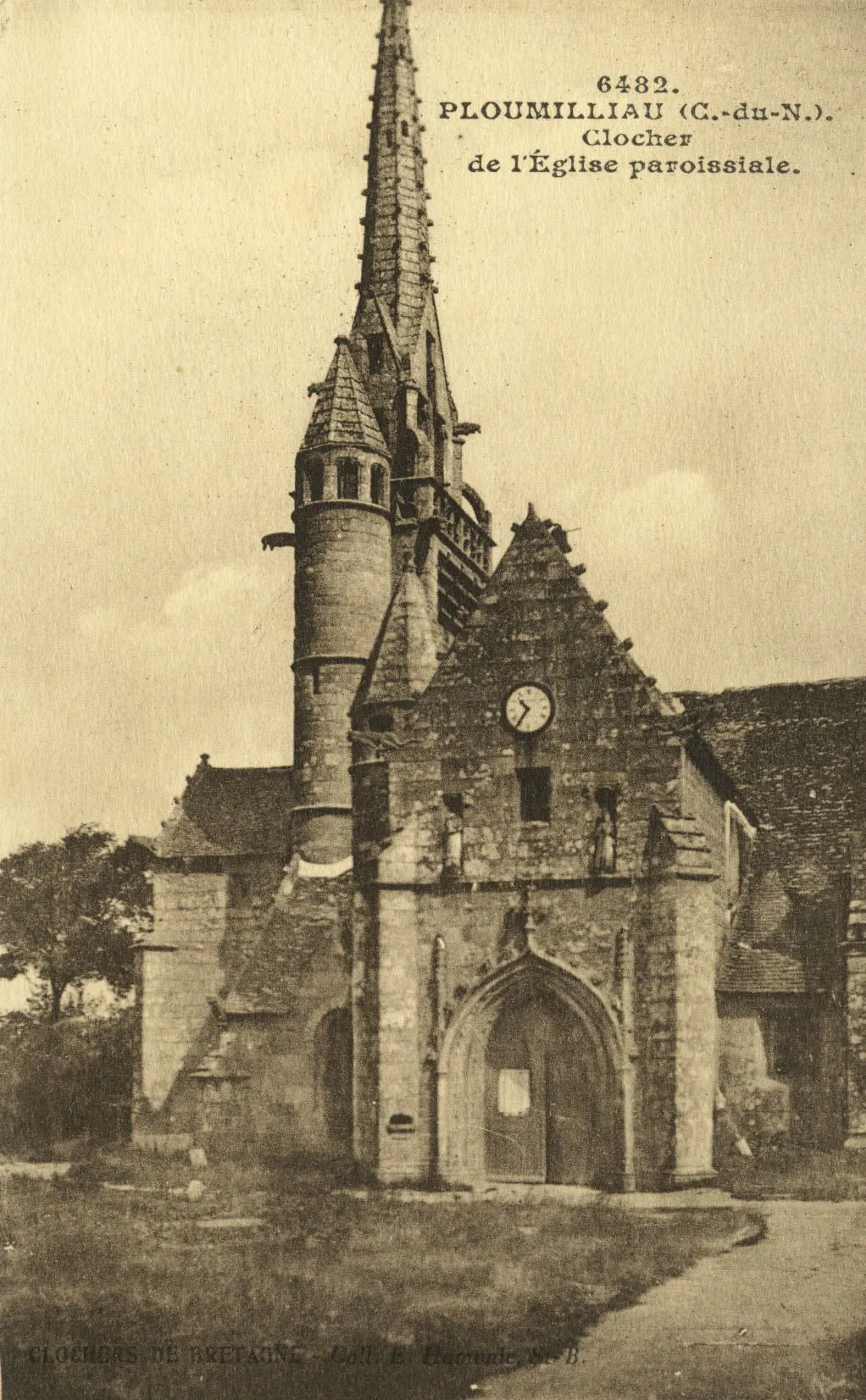 Photo showing: Clocher de l'église paroissiale.