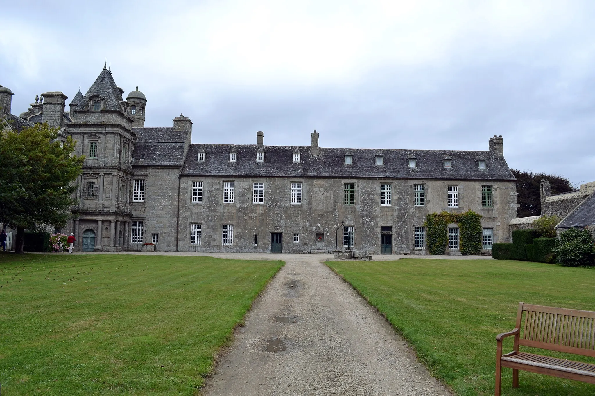 Photo showing: This building is indexed in the base Mérimée, a database of architectural heritage maintained by the French Ministry of Culture, under the reference PA00090263 .