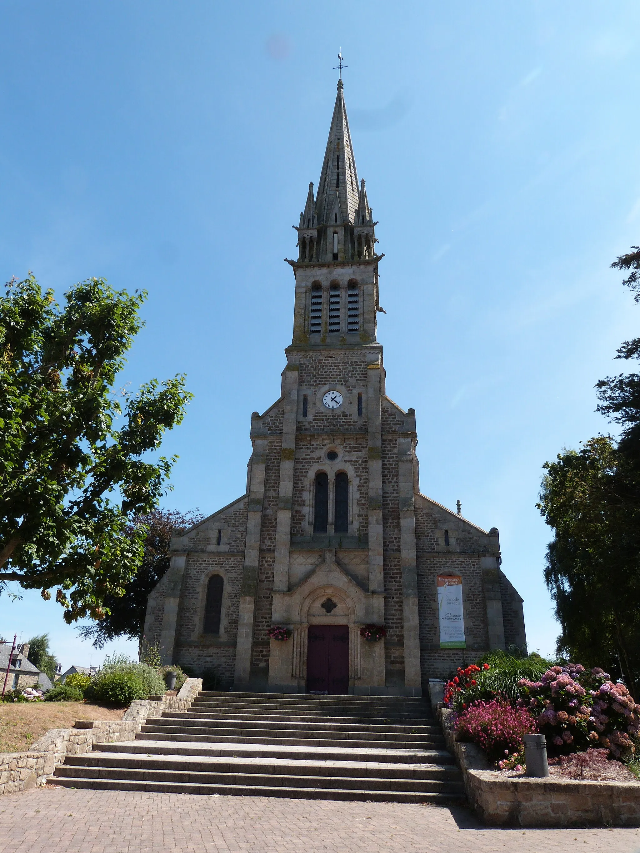 Photo showing: Eglise Saint-Pierre de Pommeret