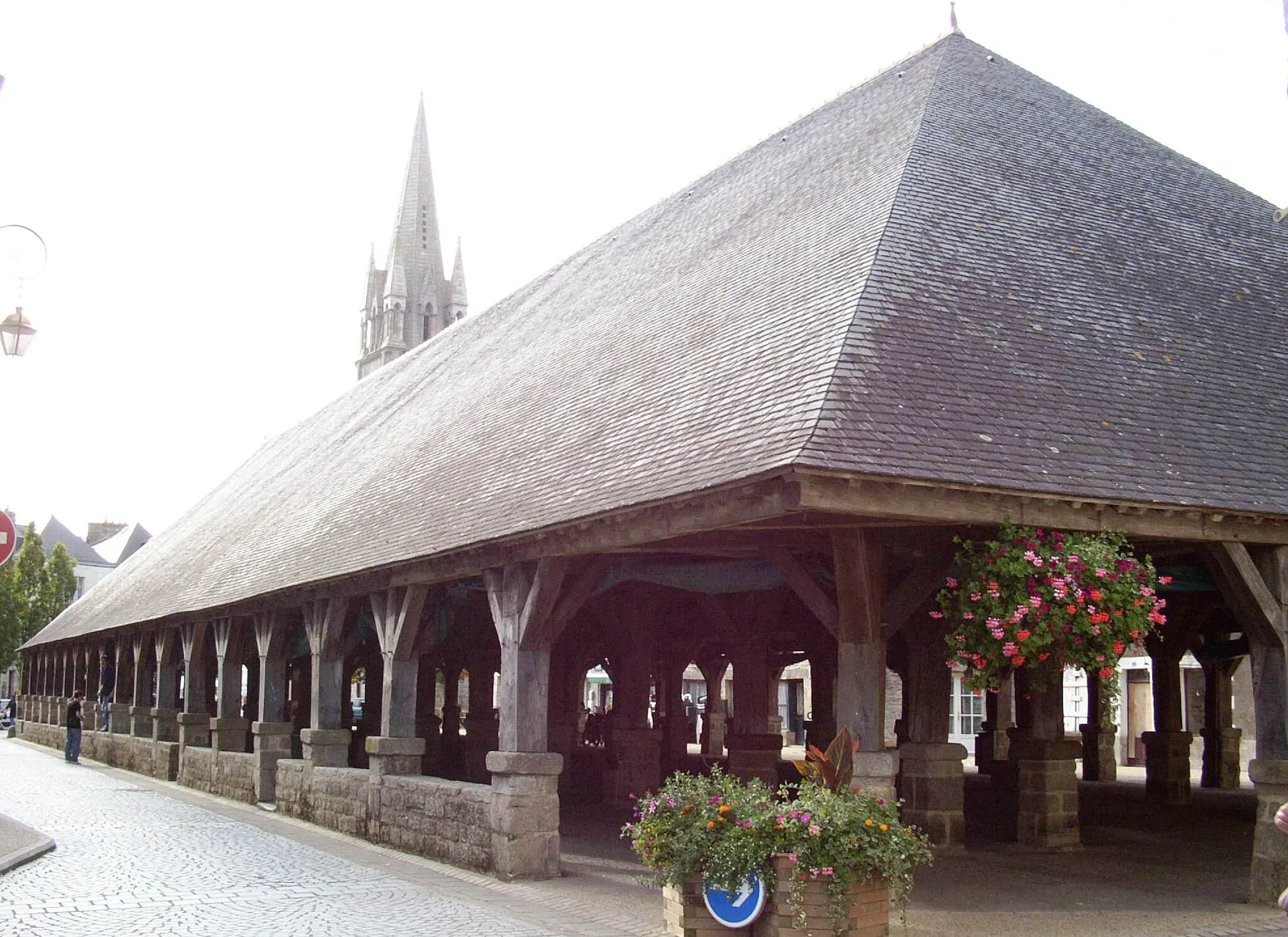 Photo showing: Markthalle des 16. Jh. in Questembert, Bretagne