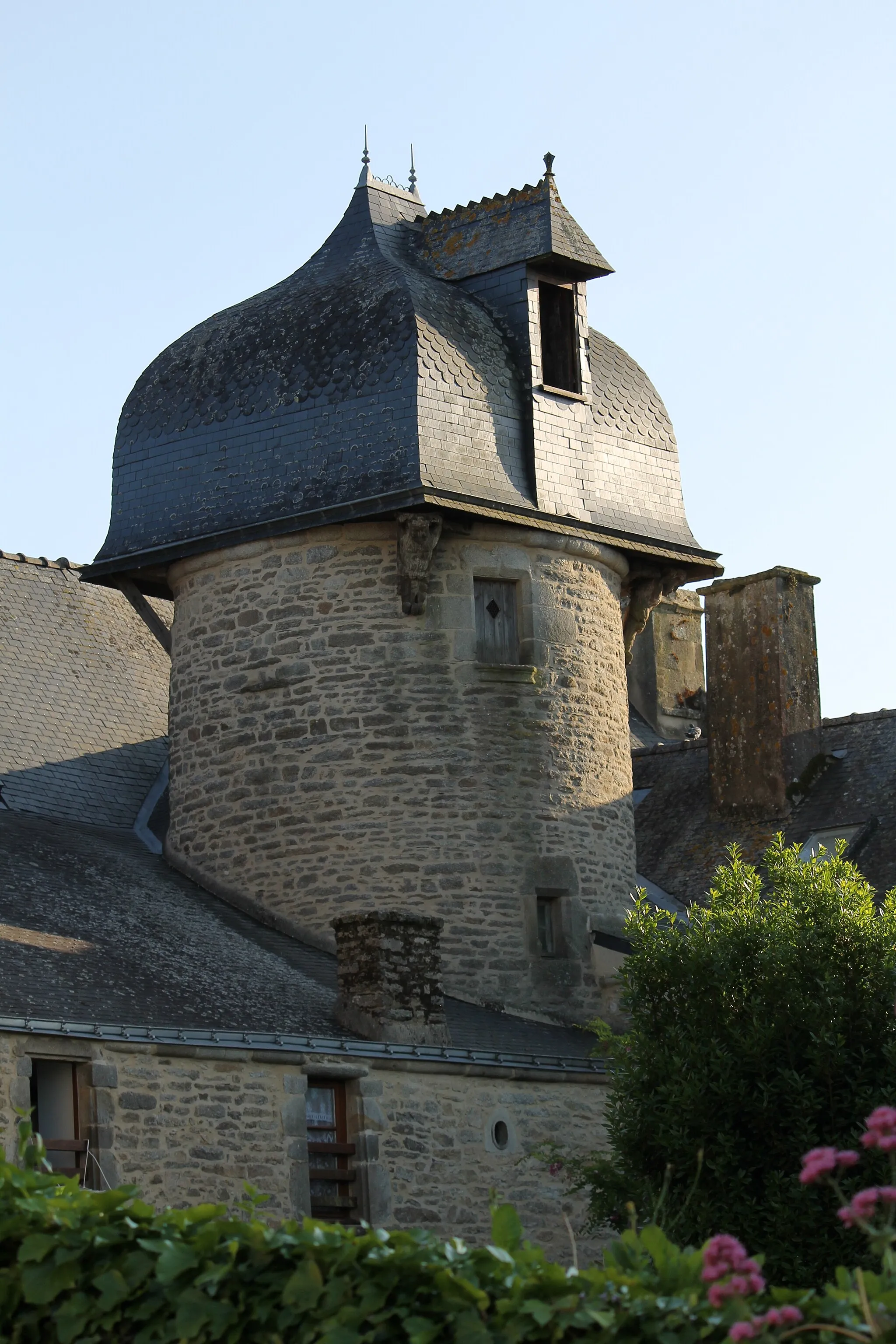 Photo showing: Tour de l'hôtel Belmont à Questembert (XV-XVIes).