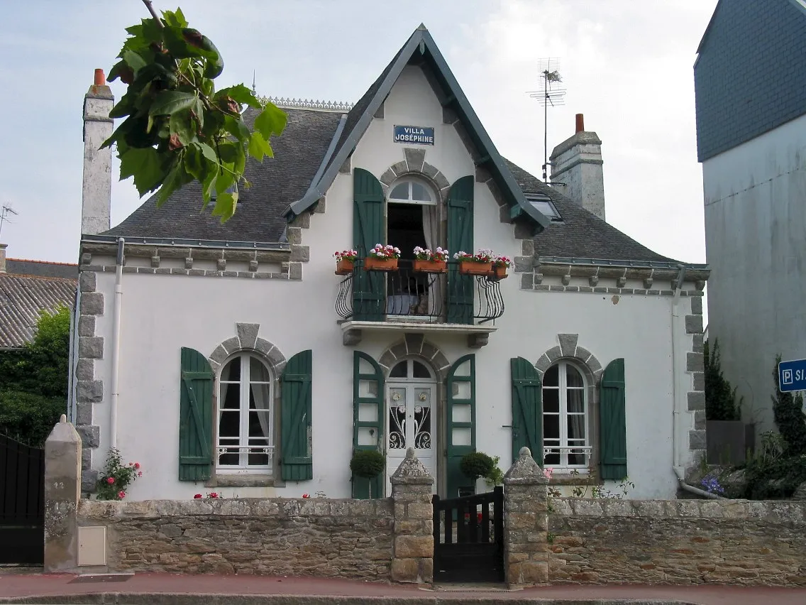 Photo showing: Villa Joséphine à Quibéron

2003

2013