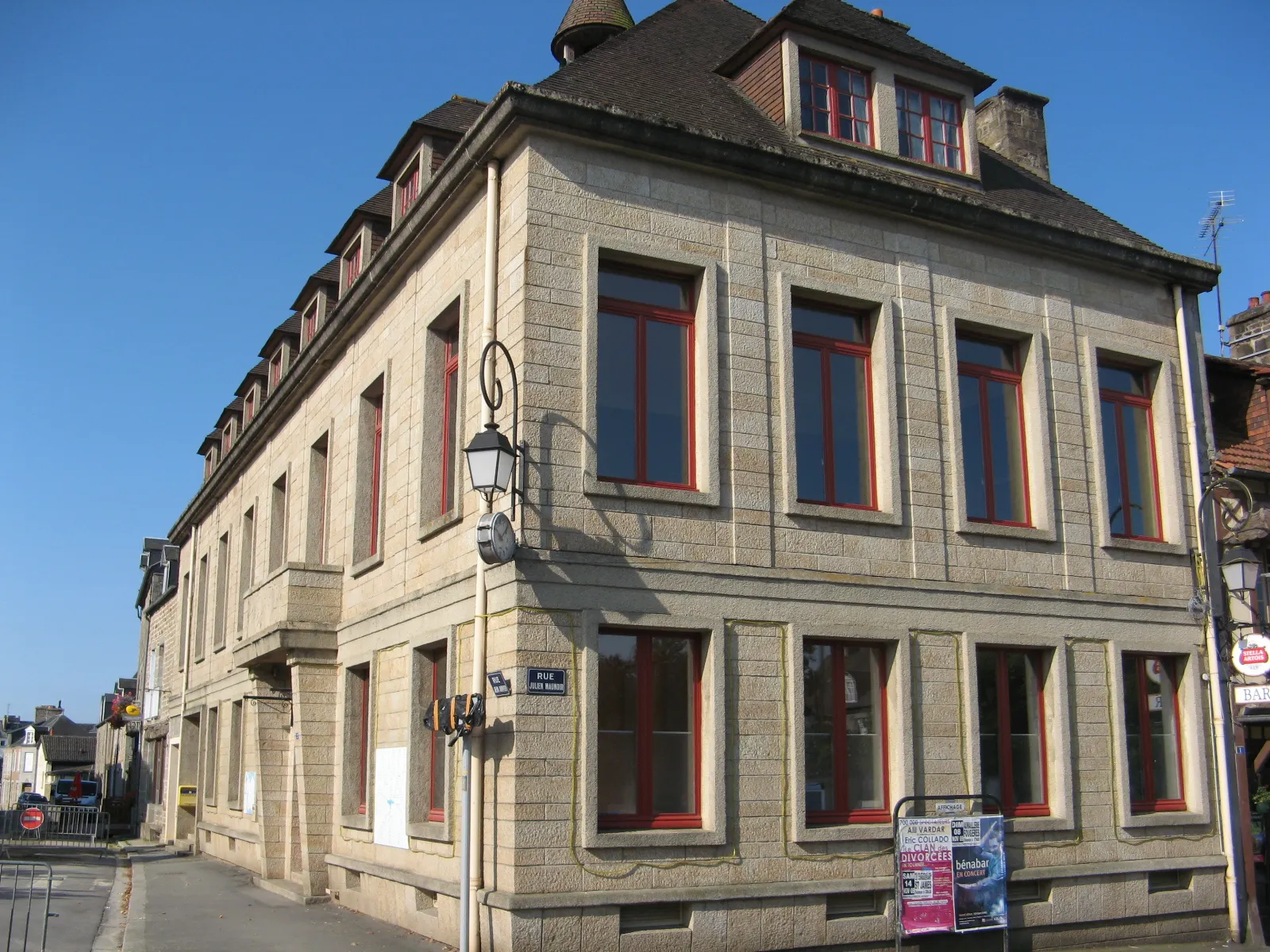 Photo showing: Mairie de Saint Georges de Reintembault