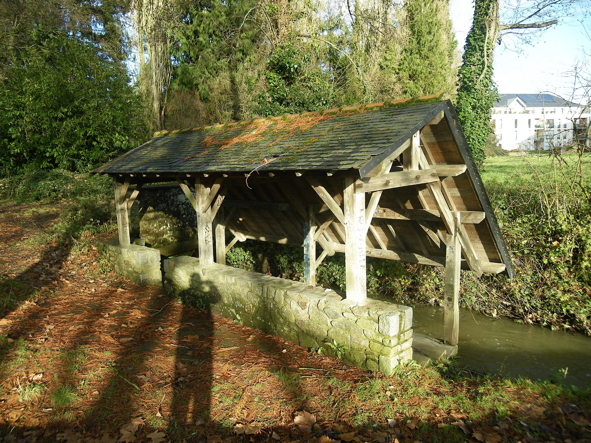 Photo showing: ancien lavoir a st gregoire