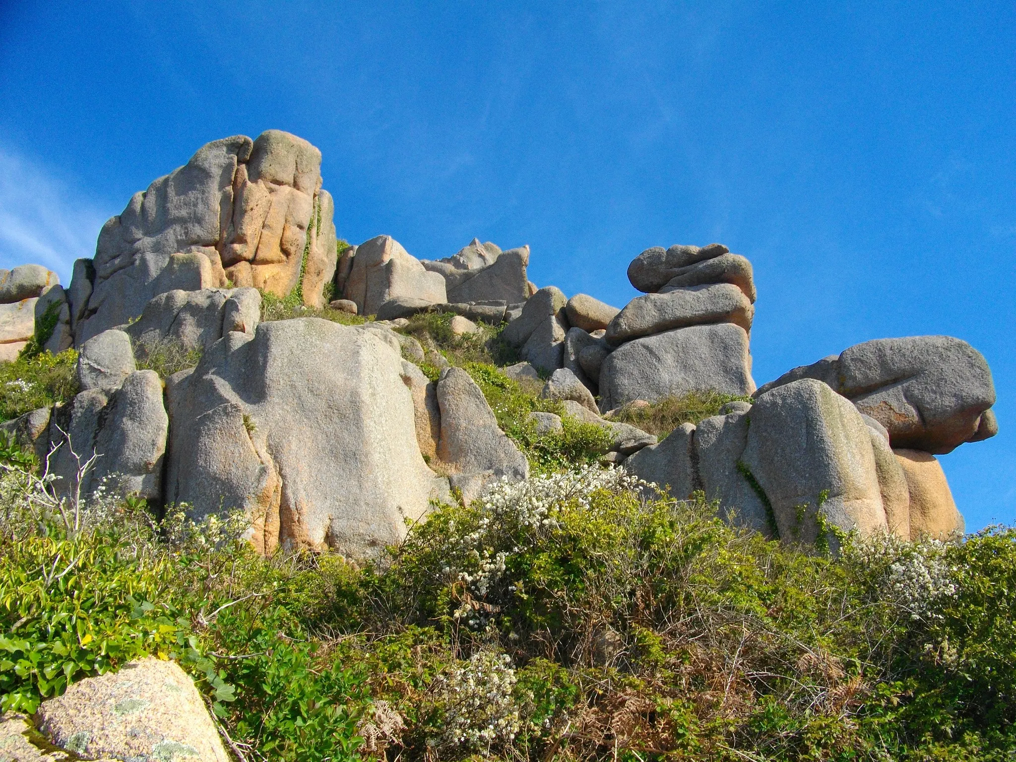 Photo showing: Rochers : Le Castel (Trébeurden)