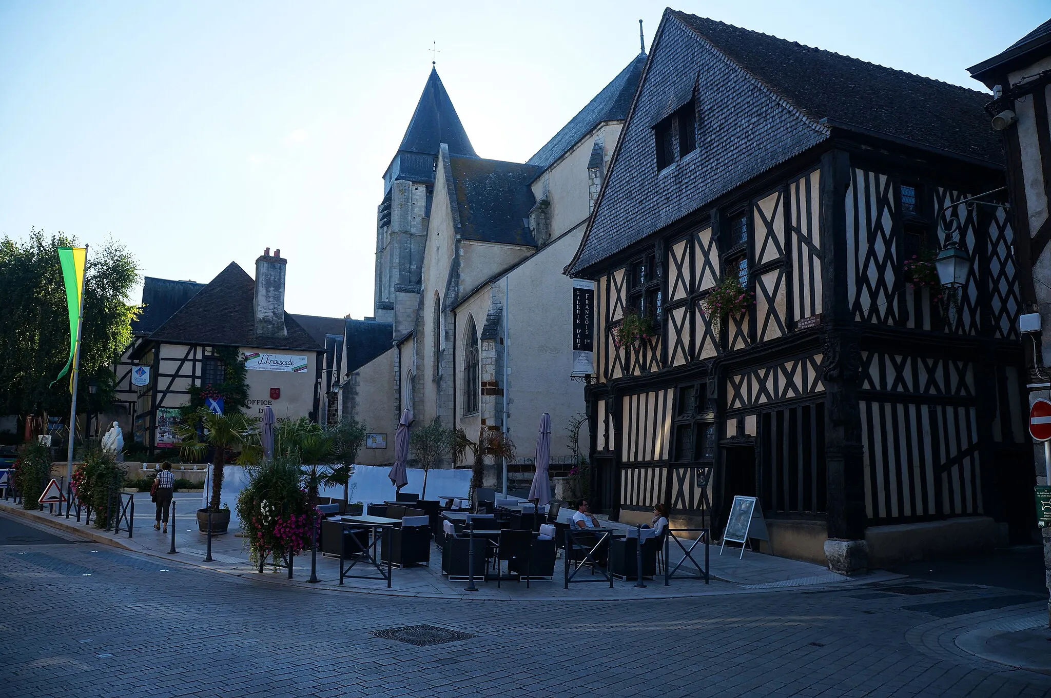 Photo showing: This building is indexed in the base Mérimée, a database of architectural heritage maintained by the French Ministry of Culture, under the reference PA00096637 .