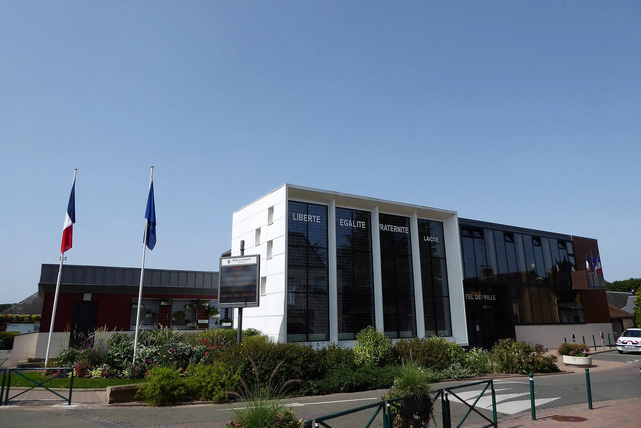 Photo showing: l'hôtel de ville de Champhol, Eure-et-Loir (France).