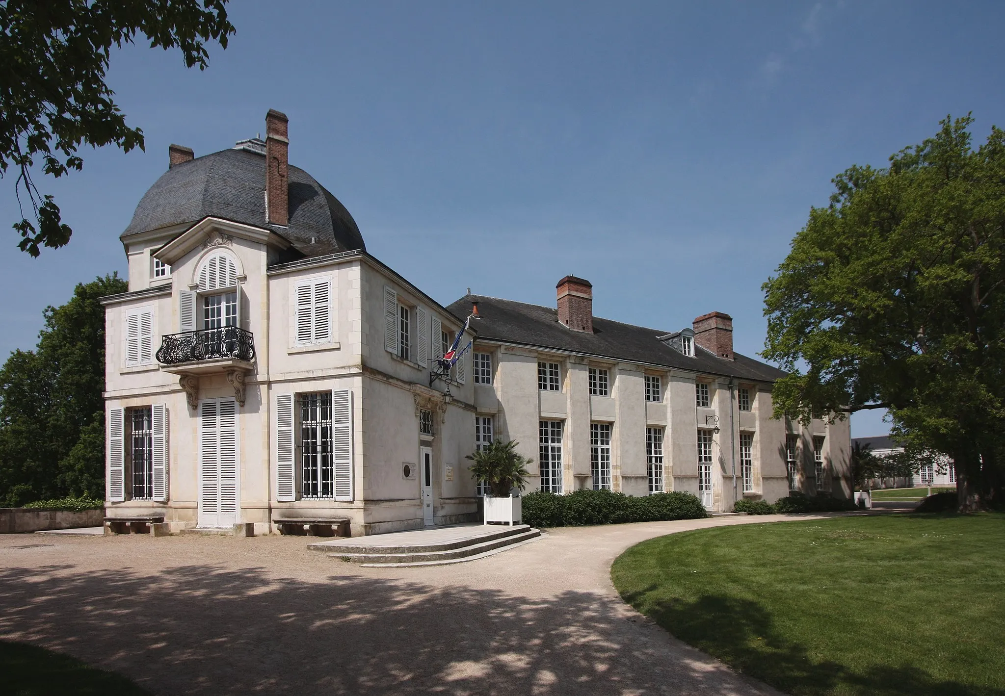 Photo showing: Remaining building of Castle Chateauneuf, located in the town of Chateauneuf-sur-Loire, Département Loiret/France