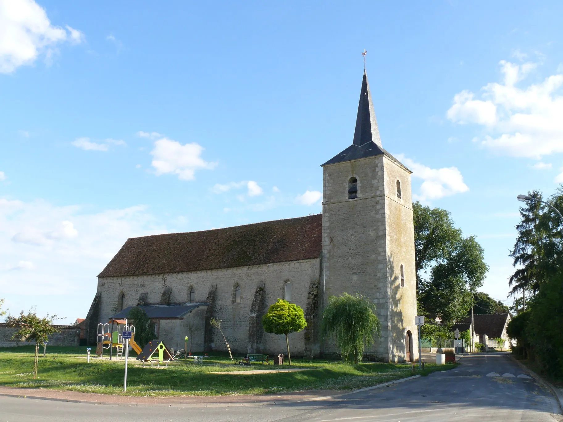 Photo showing: Saint-Denis' church of Dadonville (Loiret, Centre-Val de Loire, France).