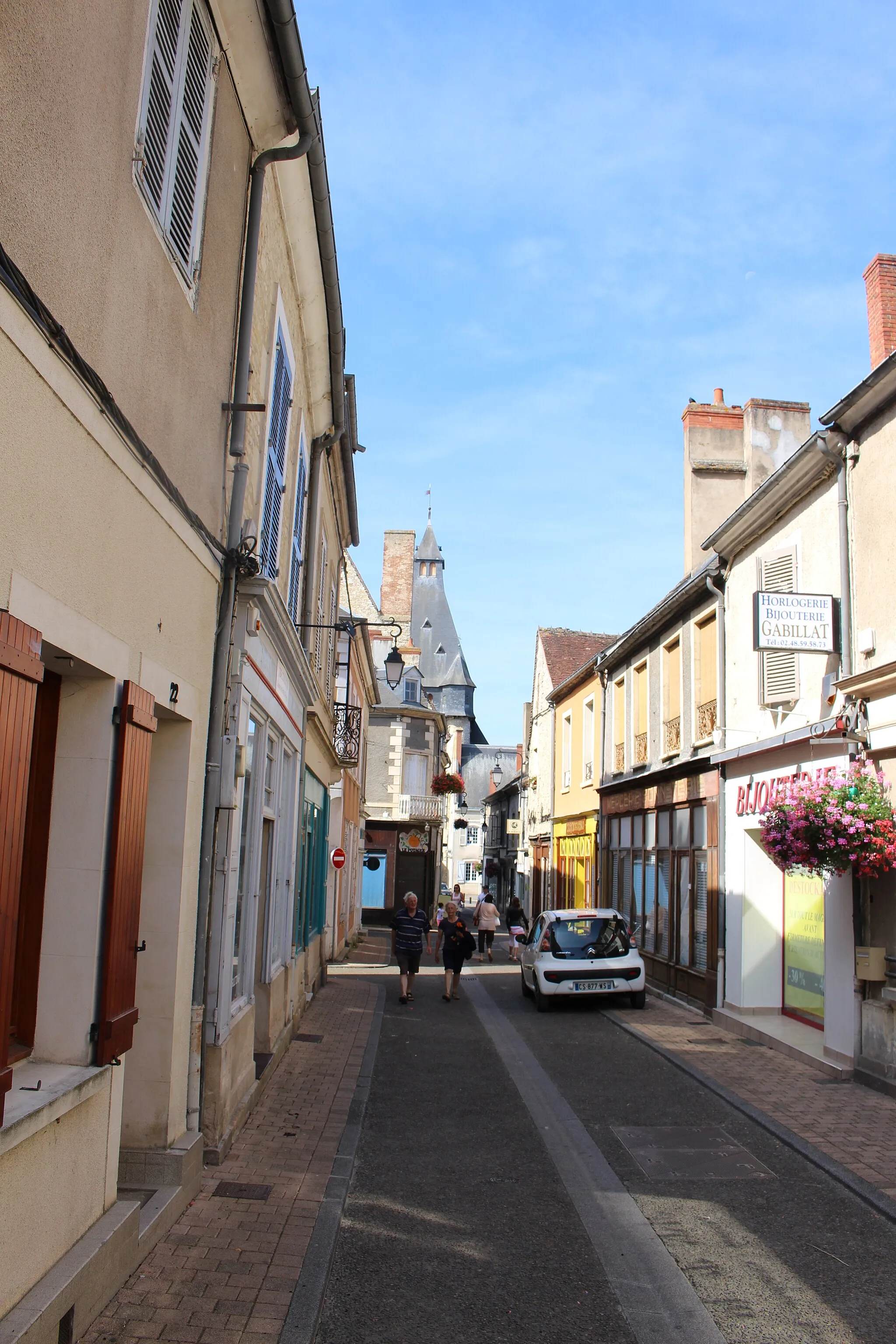 Photo showing: Rue piétonne nommée Grande Rue à Dun-sur-Auron, Cher