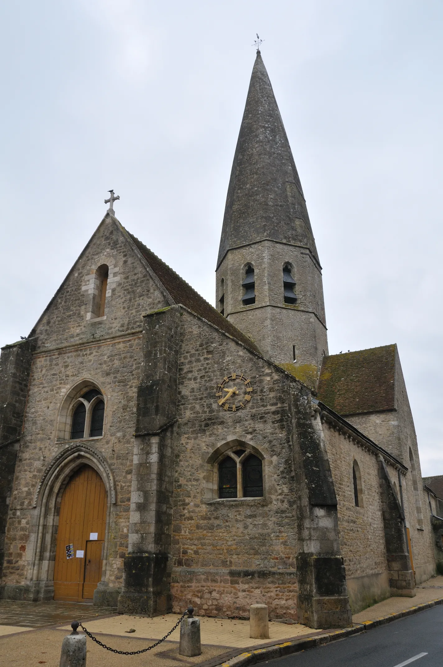 Photo showing: Église Notre-Dame, Fay-aux-Loges, Loiret, France