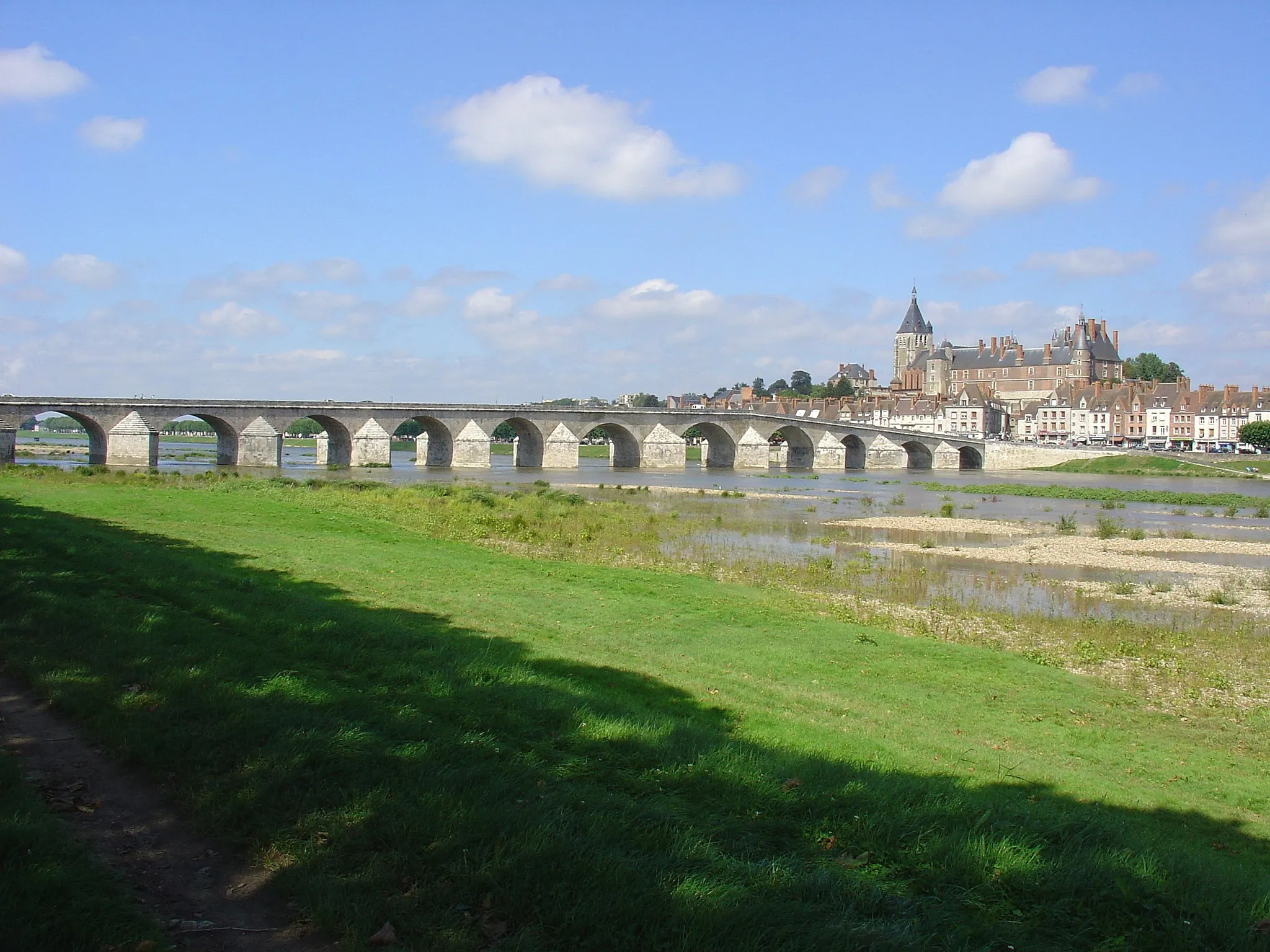 Photo showing: Gien