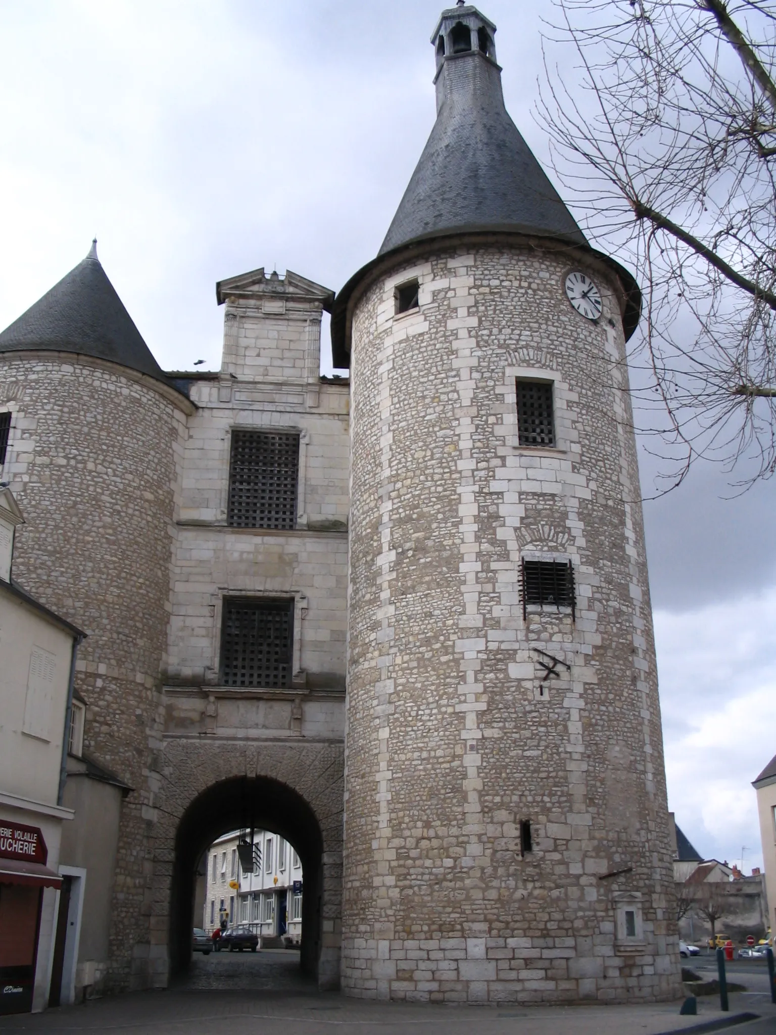 Photo showing: The belfry of Issoudun, Indre, France.