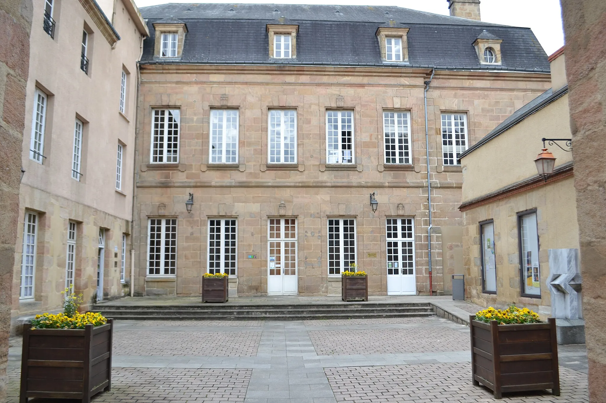 Photo showing: Ancien hôtel particulier du marquis Etienne-Philippe de Villaines, La Châtre, Indre.