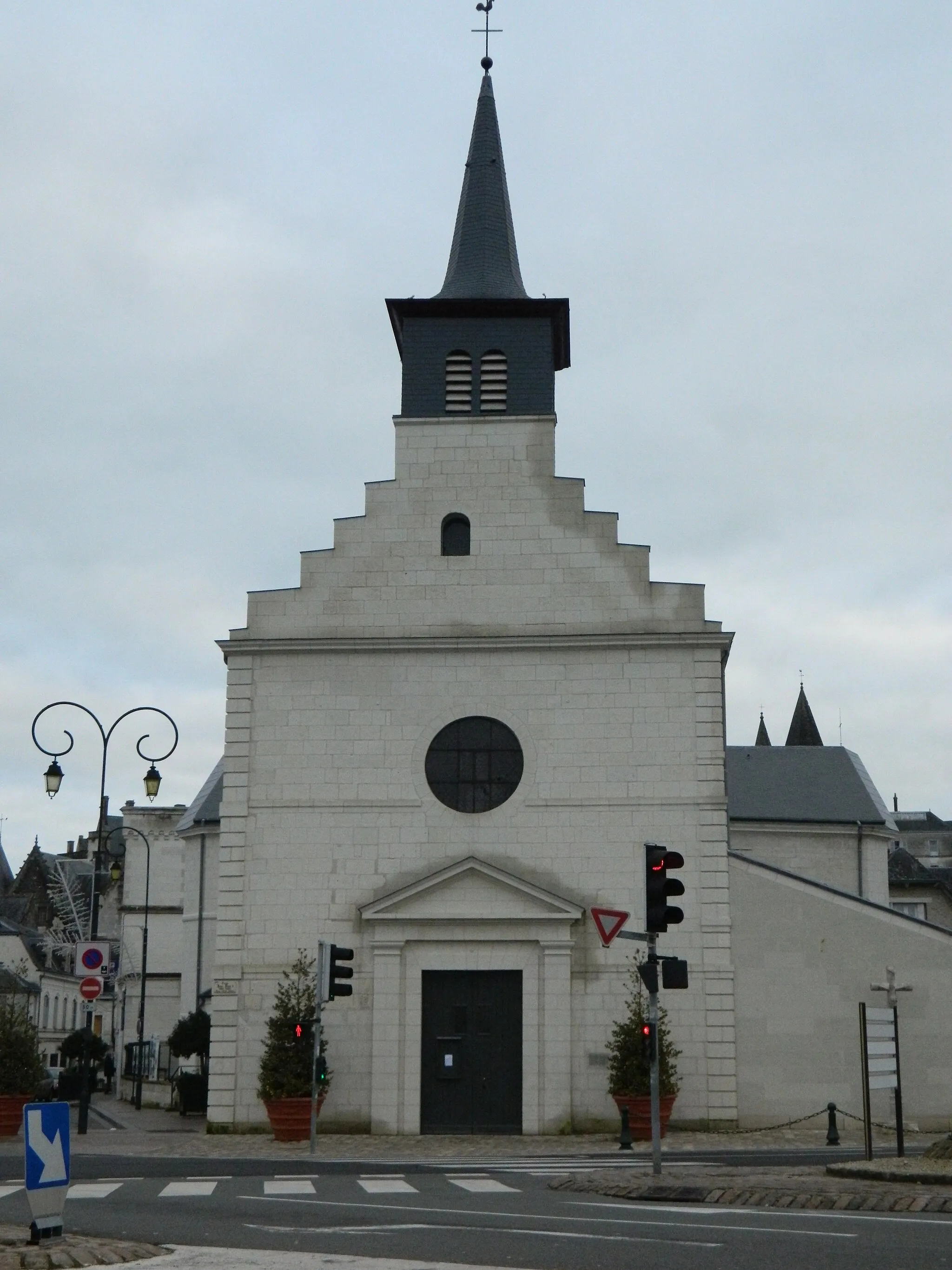 Photo showing: This building is indexed in the base Mérimée, a database of architectural heritage maintained by the French Ministry of Culture, under the reference PA37000025 .