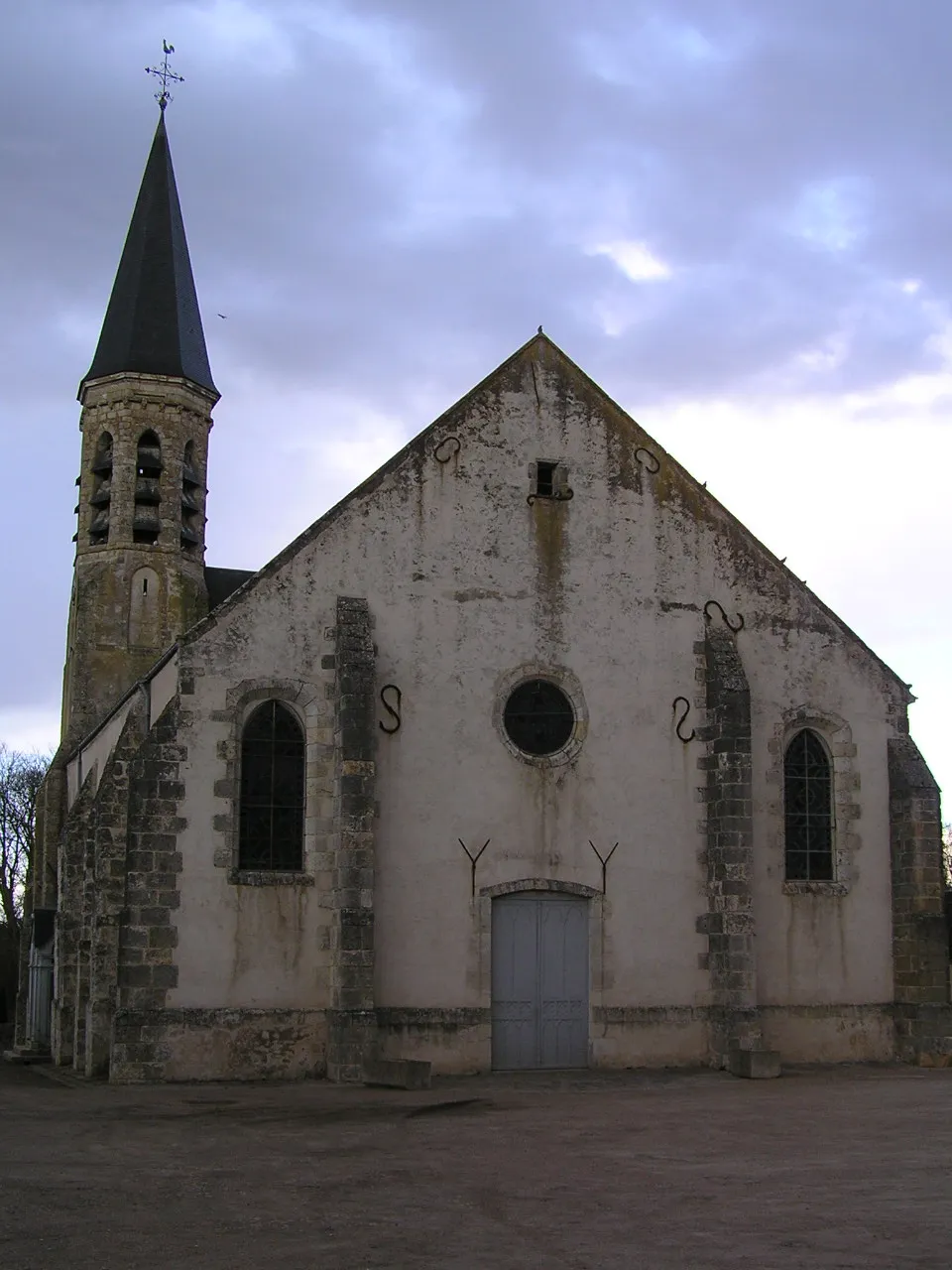 Photo showing: Church of Malesherbes, Loiret, France.