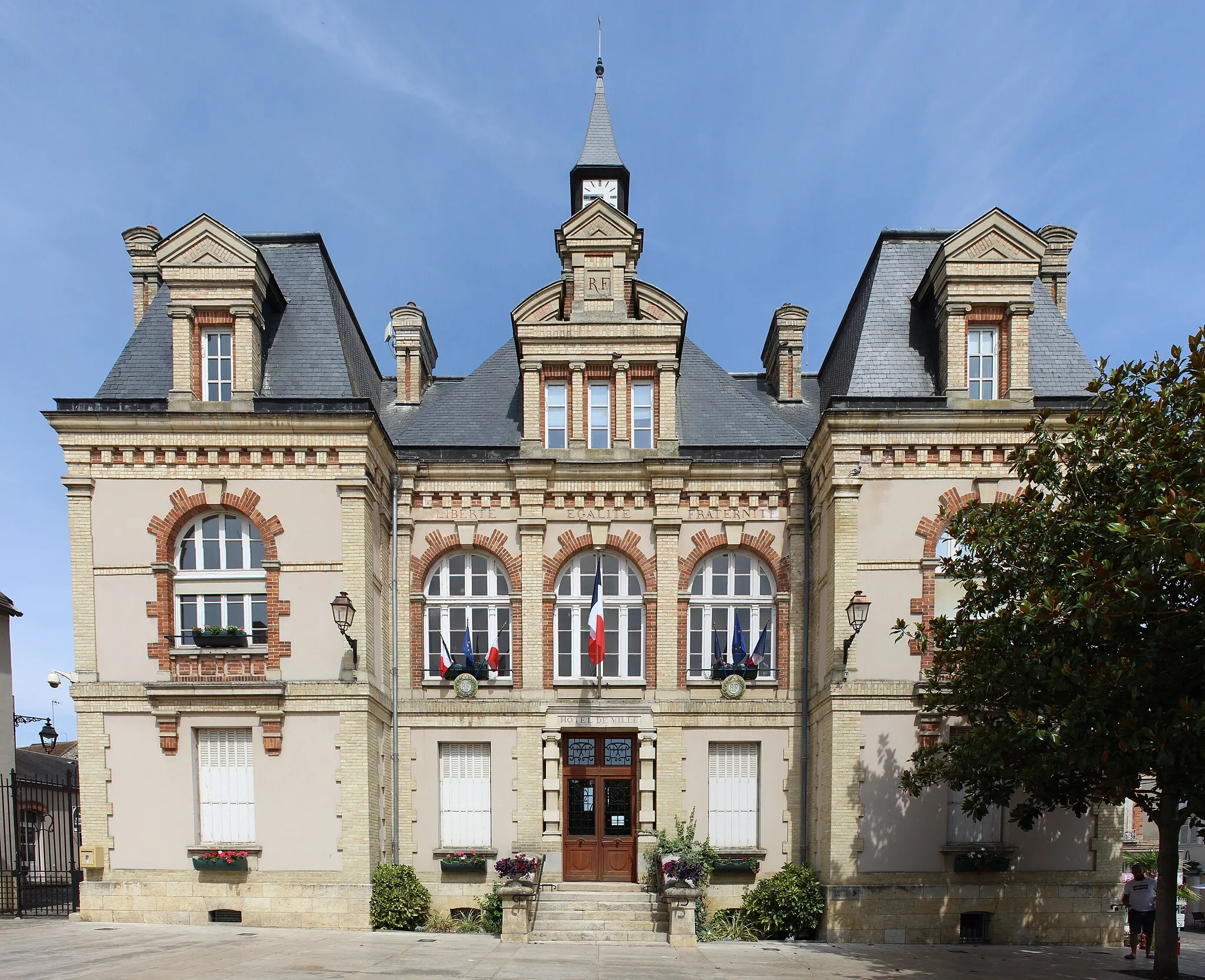 Photo showing: Mairie de Malesherbes, Le Malesherbois.