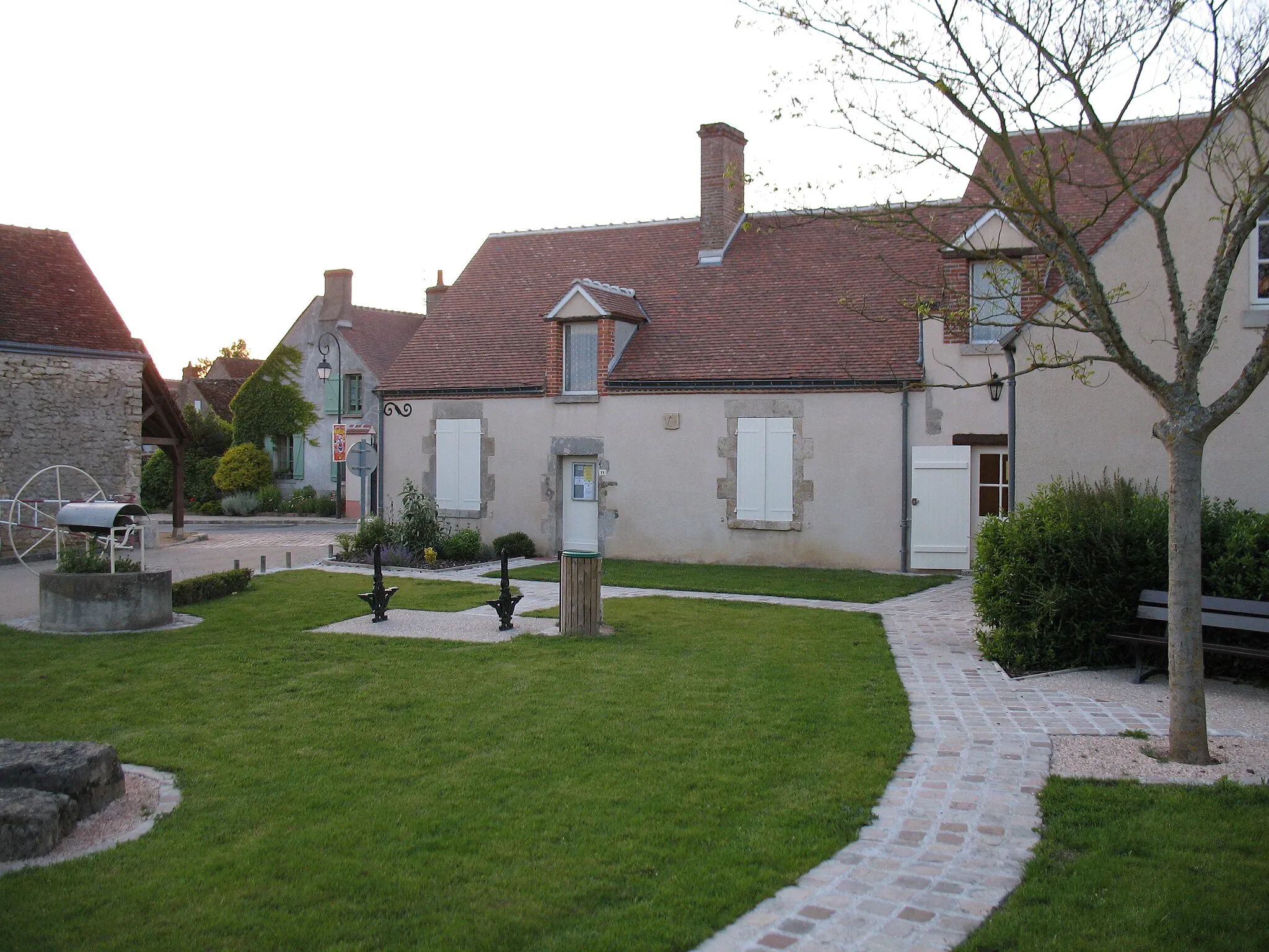 Photo showing: La bibliothèque de Mardié, Loiret, Centre, France